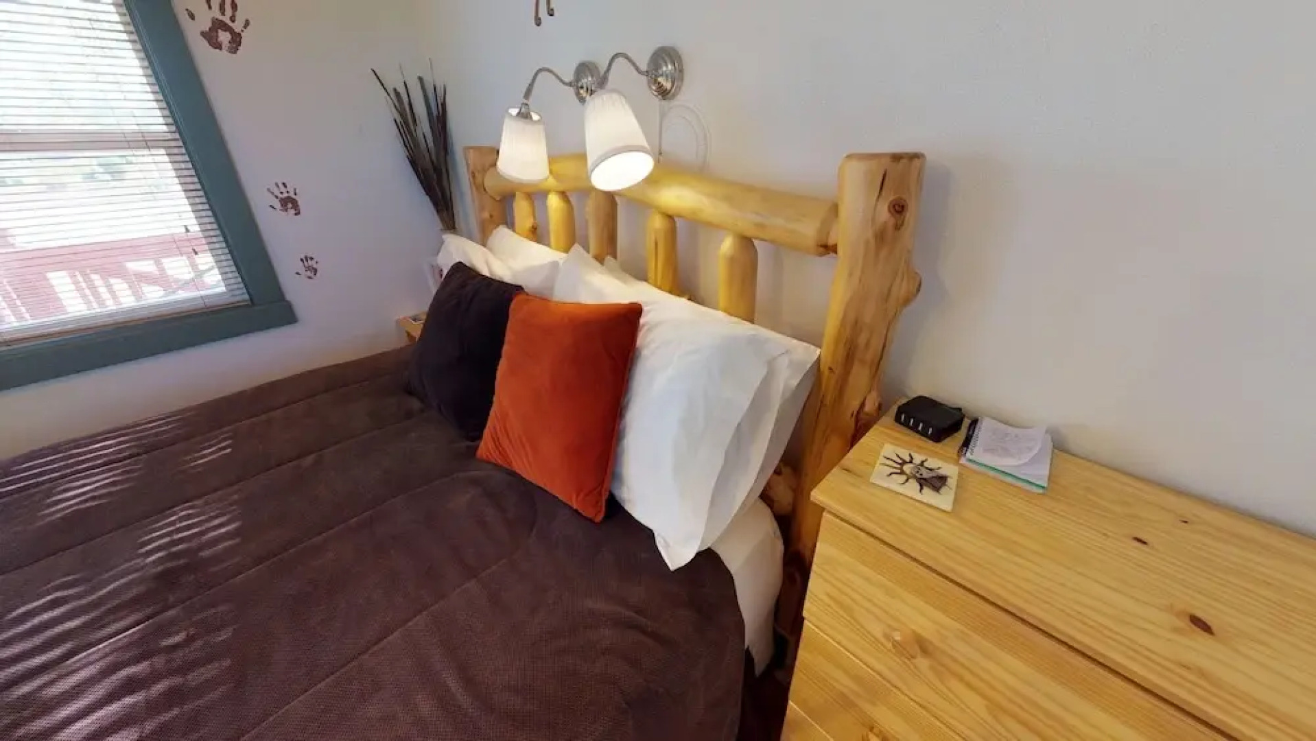 The Cozy Kokopelli Studio Cabin