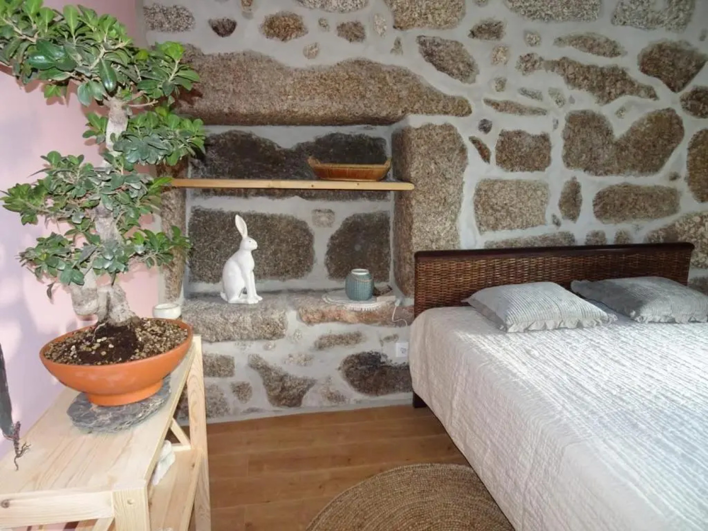 A Casa Com 2 Pereiras