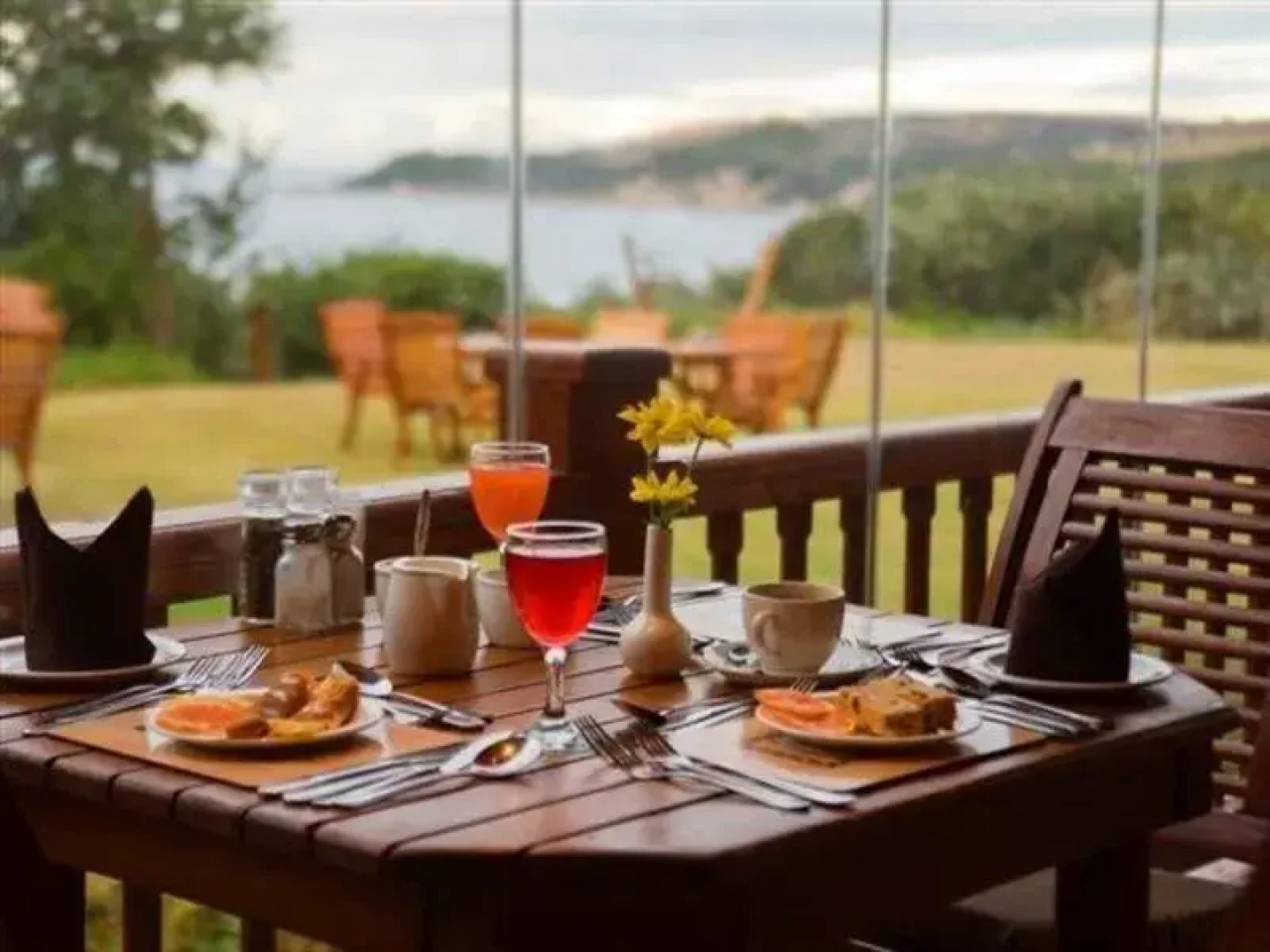 Crawfords Beach Lodge & Cabins