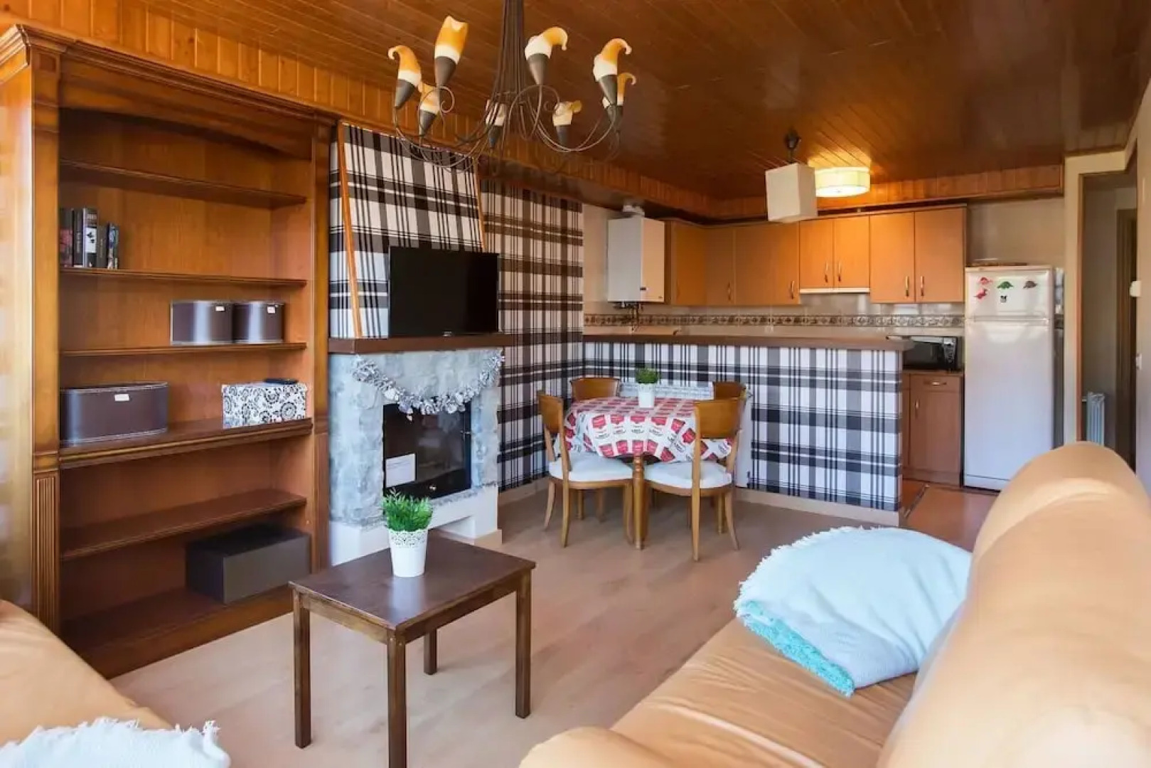 Lanuza by Keywii. 4 Paxs. Formigal