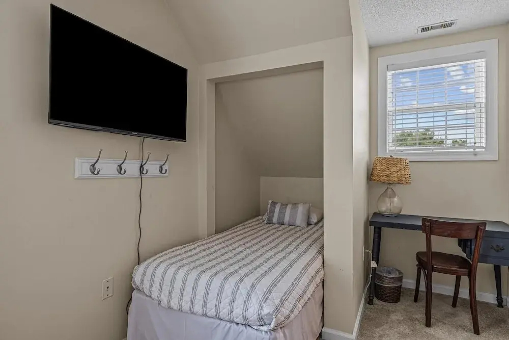 High Tider 3 Bedroom Home by RedAwning