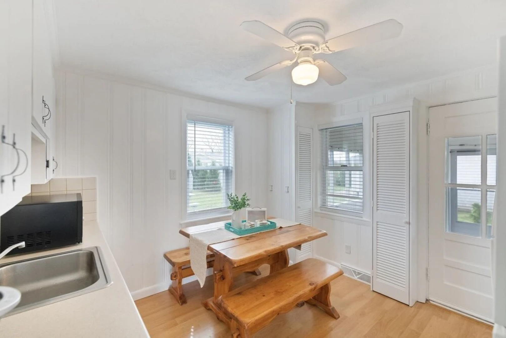 Shore To Please - Enjoy A Relaxing Getaway In Bonnet Shores 3 Bedroom Home by Redawning