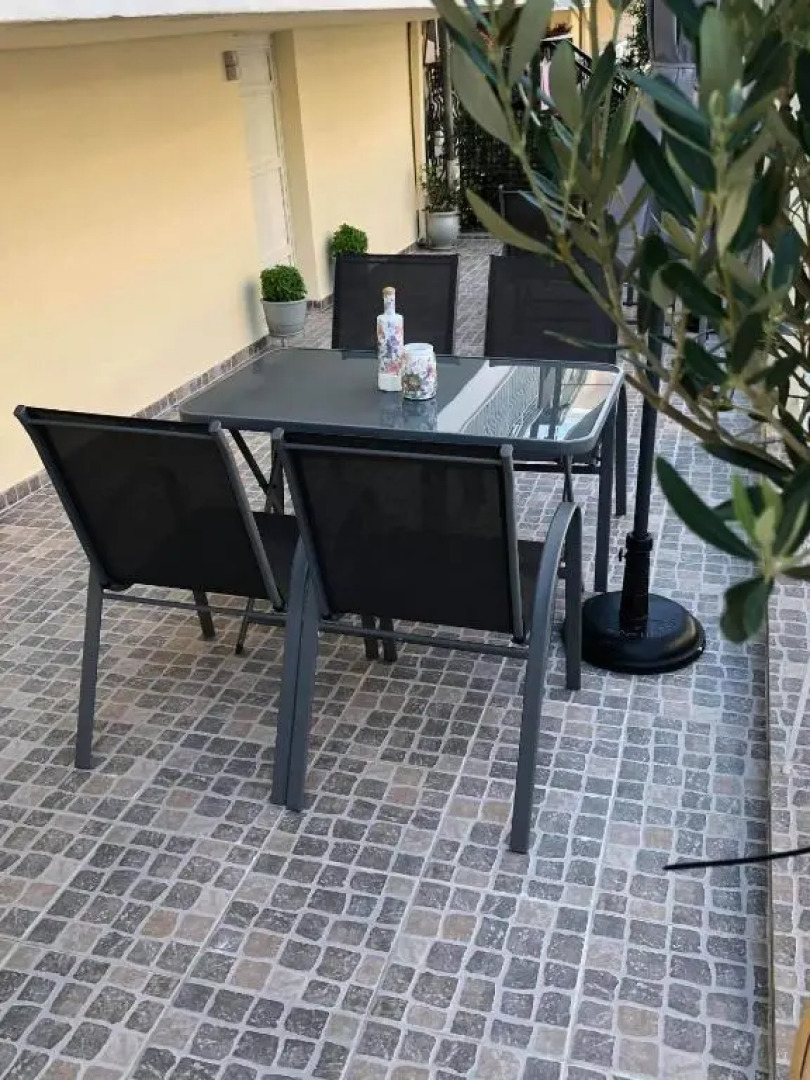 Thomas House near the beach