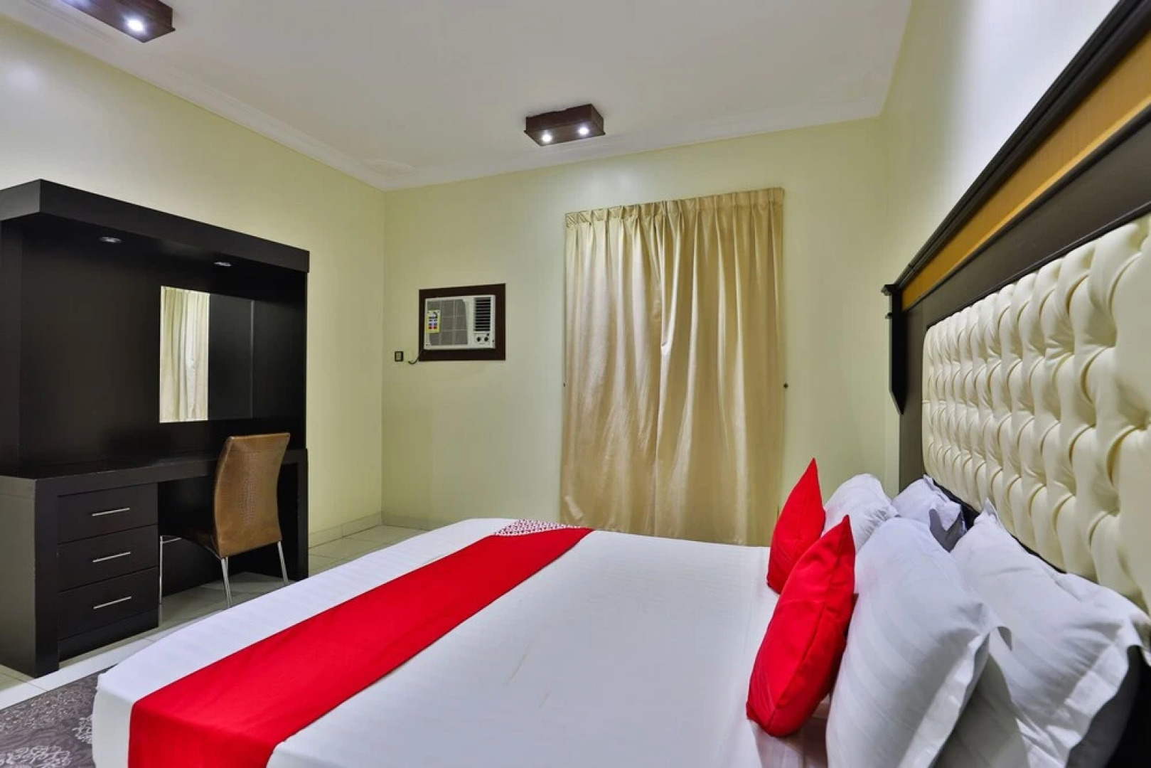 OYO 272 Luluat Yanbu