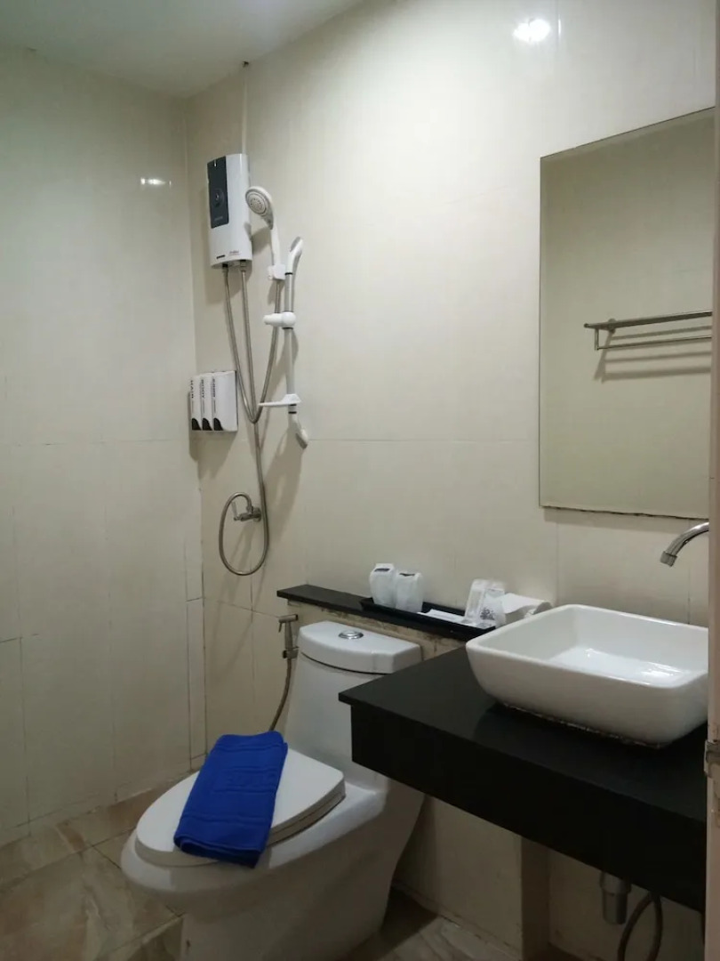 Island Patong Beachfront Apartments