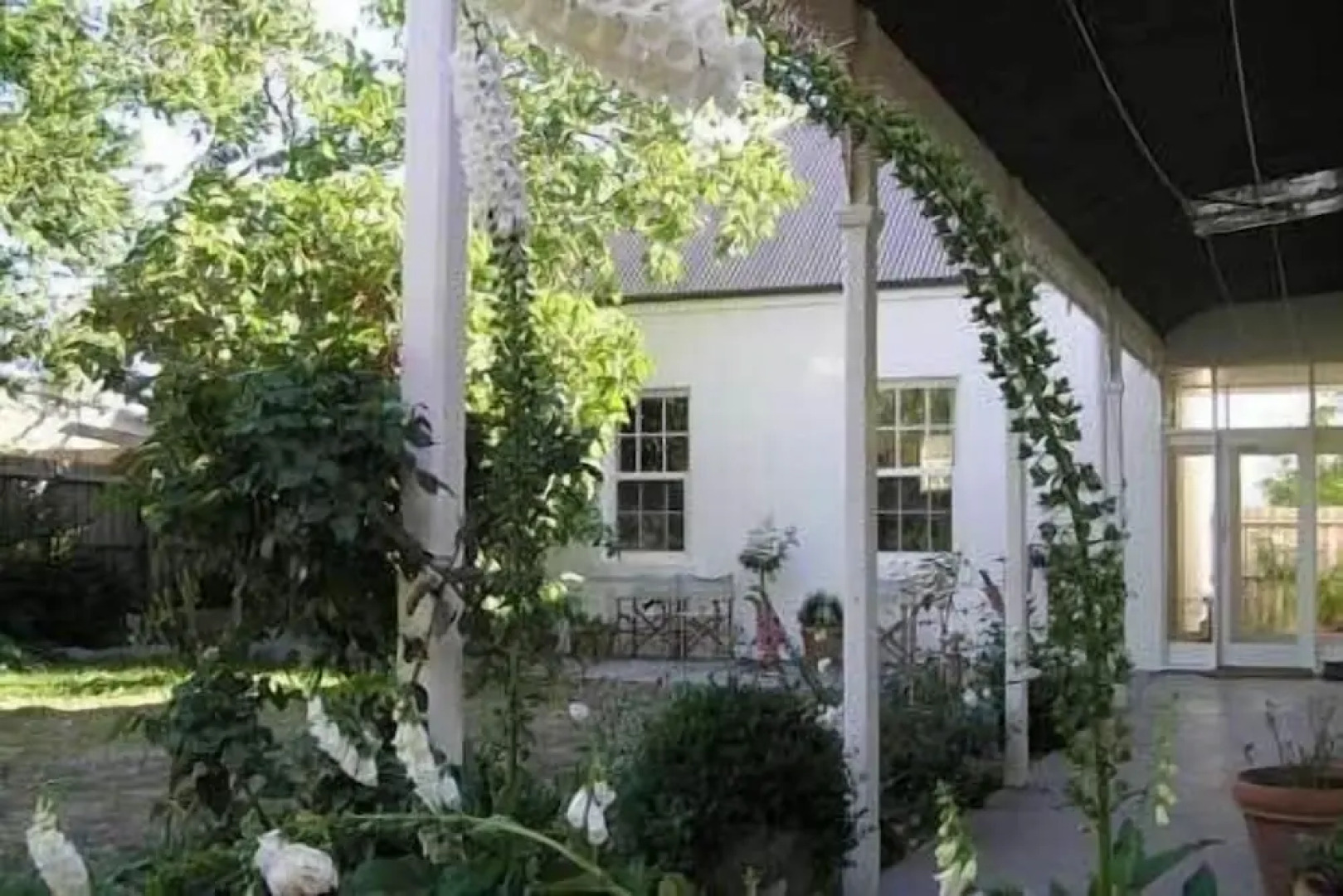 Camellia Cottage Bed & Breakfast