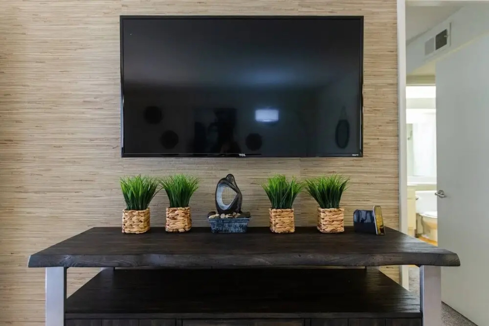 Find Your Zen: Peaceful Getaway in Trendy City of the Arts