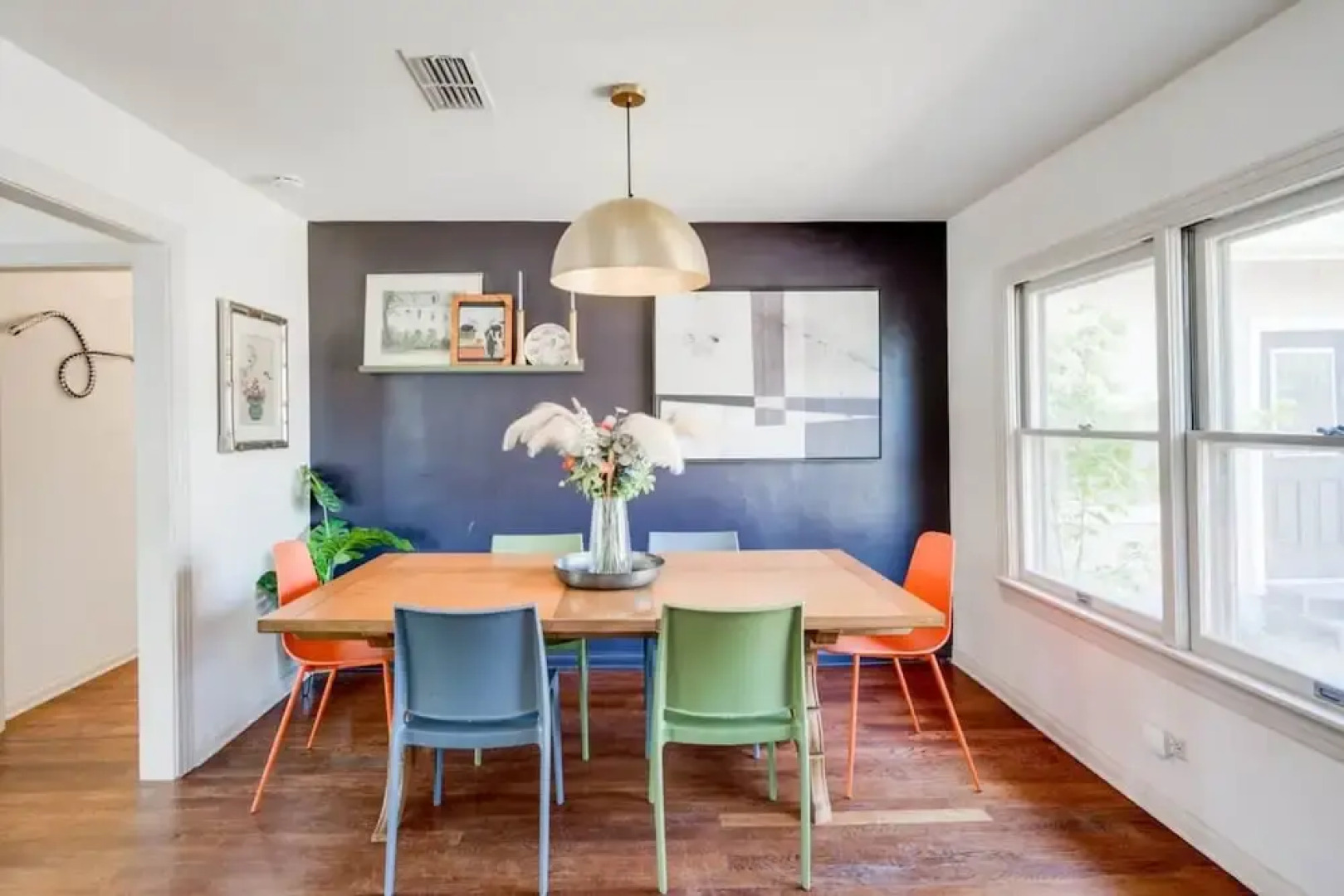 5 2 two Kings hot tub Firepit 16min to Wine Trail Nearby Pickleball Courts Pool