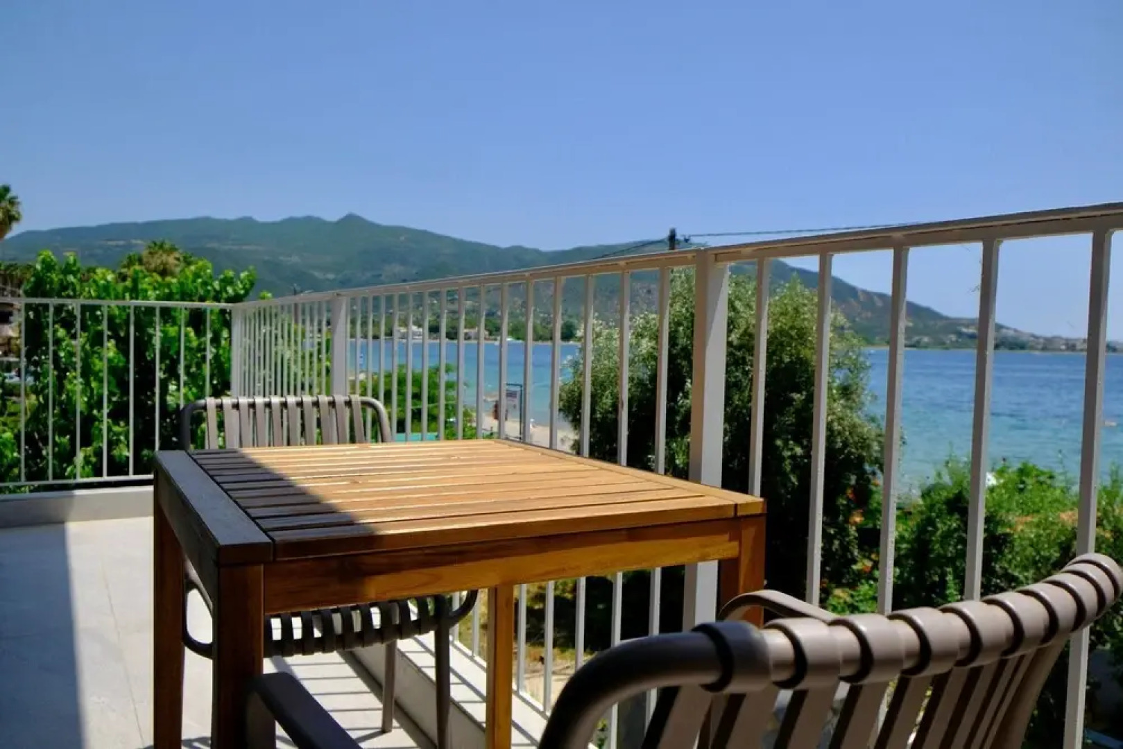 Evia Bay Suites & Retreats