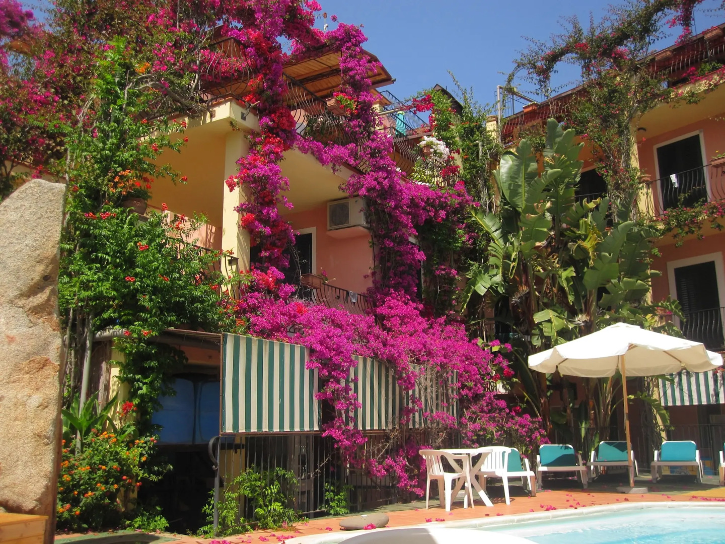 Aparthotel Domus De Janas Sul Mare