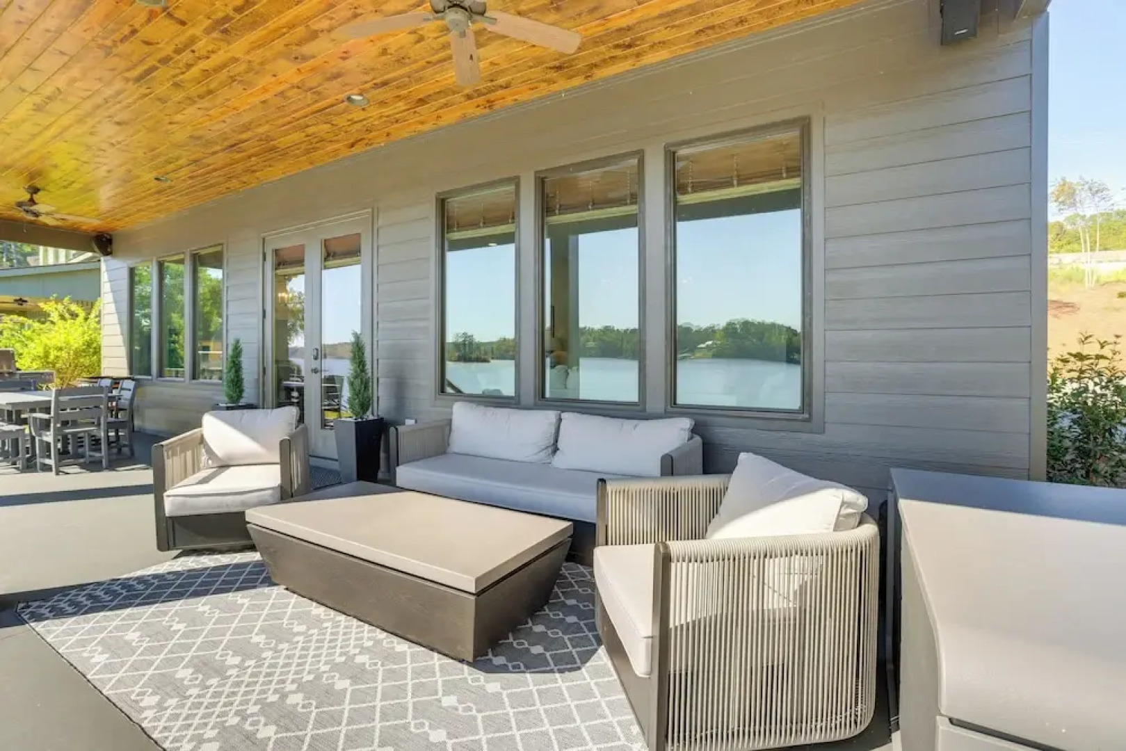 Waterfront Home in Alex City, Near Auburn