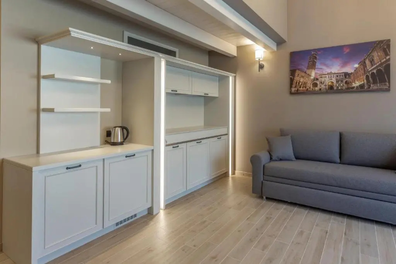 Luxury Apartments San Zeno