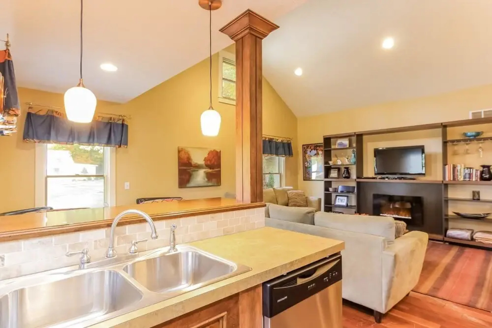 Nightingale - Two Bedroom Apartment, Sleeps 4