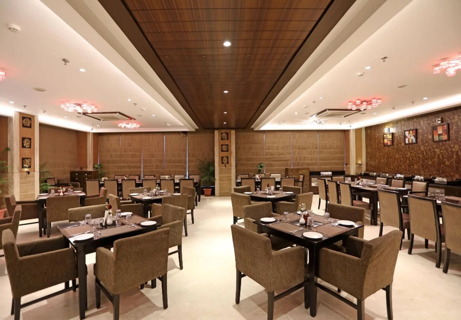 Capital O 3831 Jade Inn