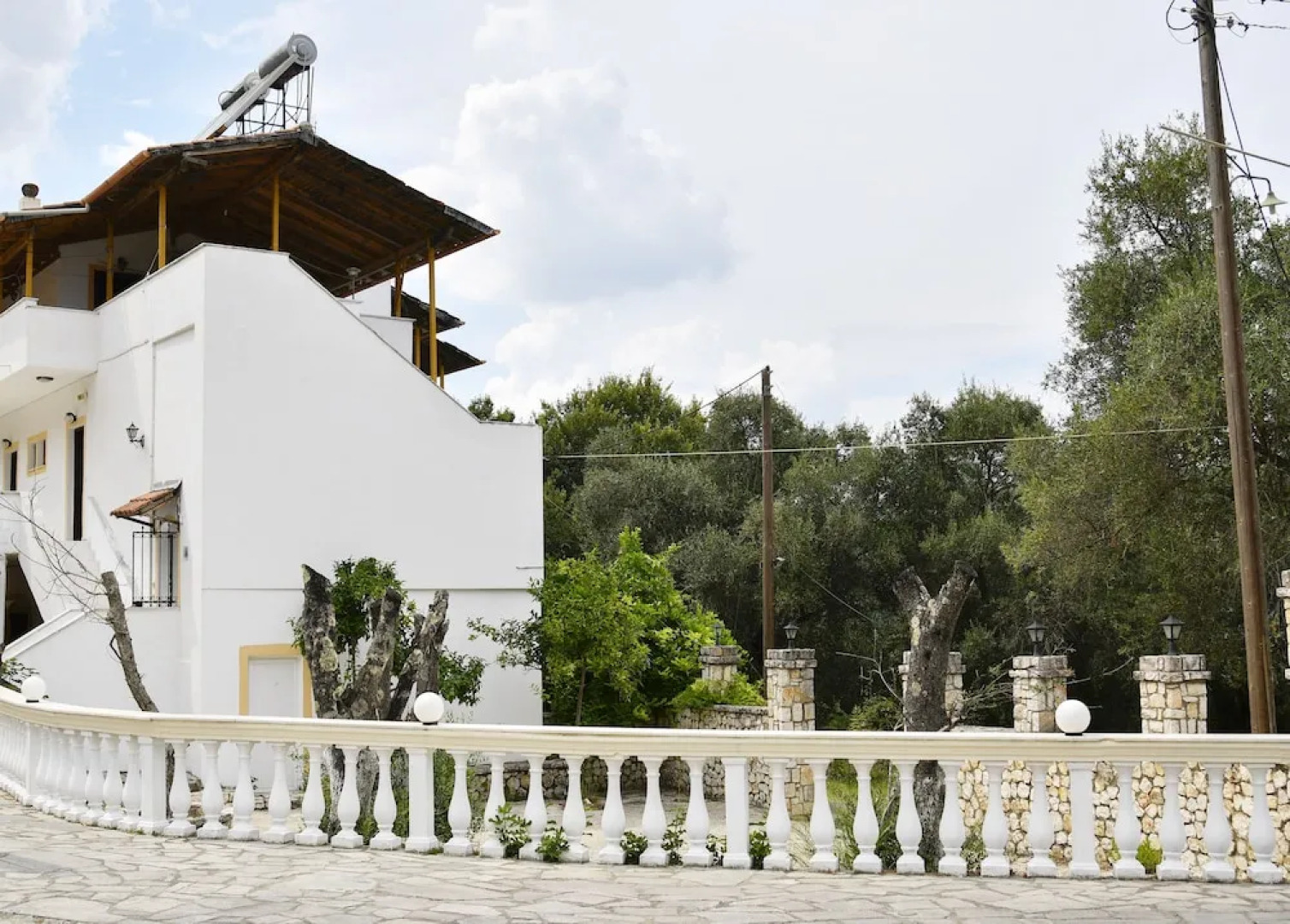 Corfu Room Apartments in a Piecefull and Full of Olive Trees Location