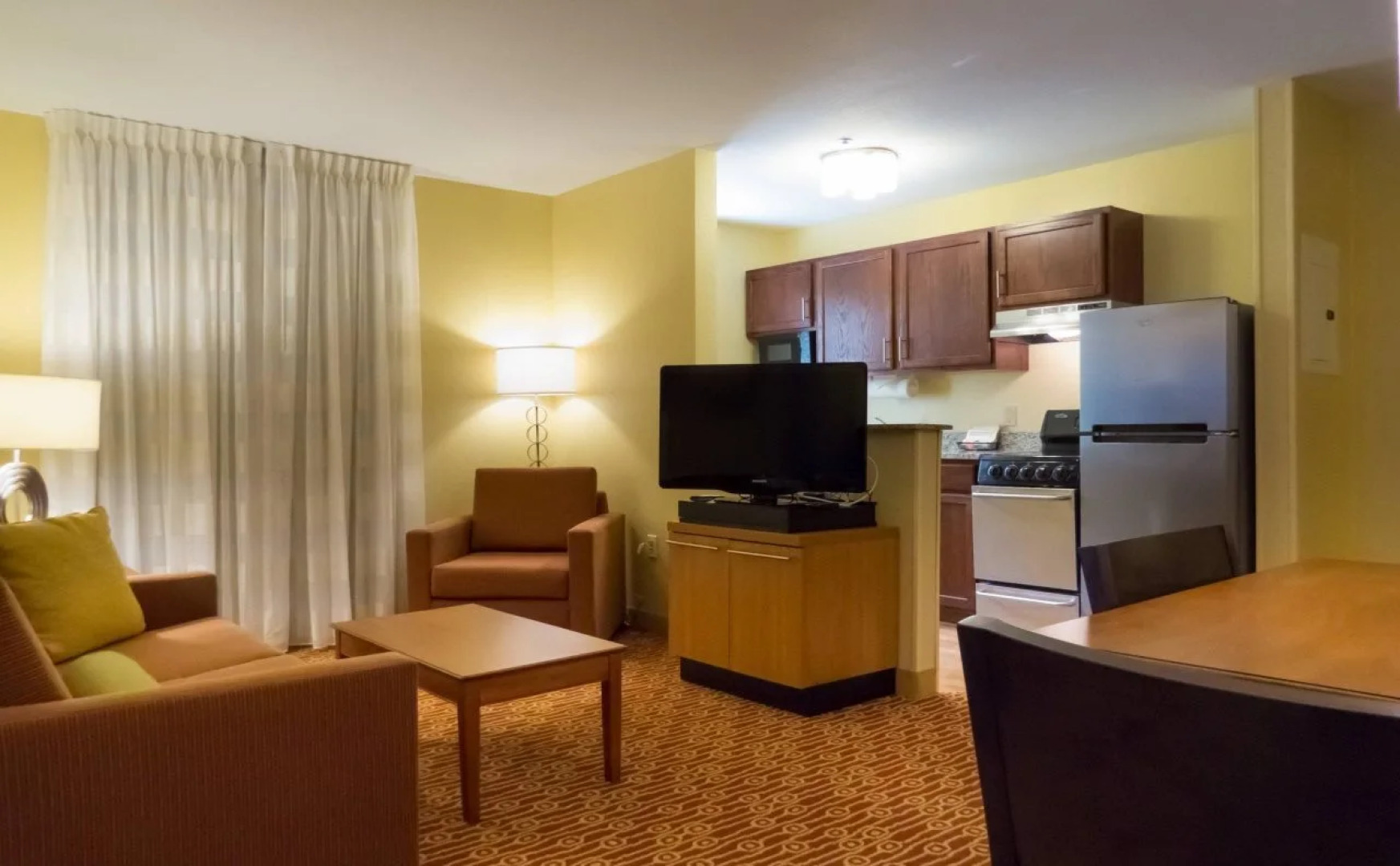 Alluxsuites at 1876, an Ascend Collection Hotel