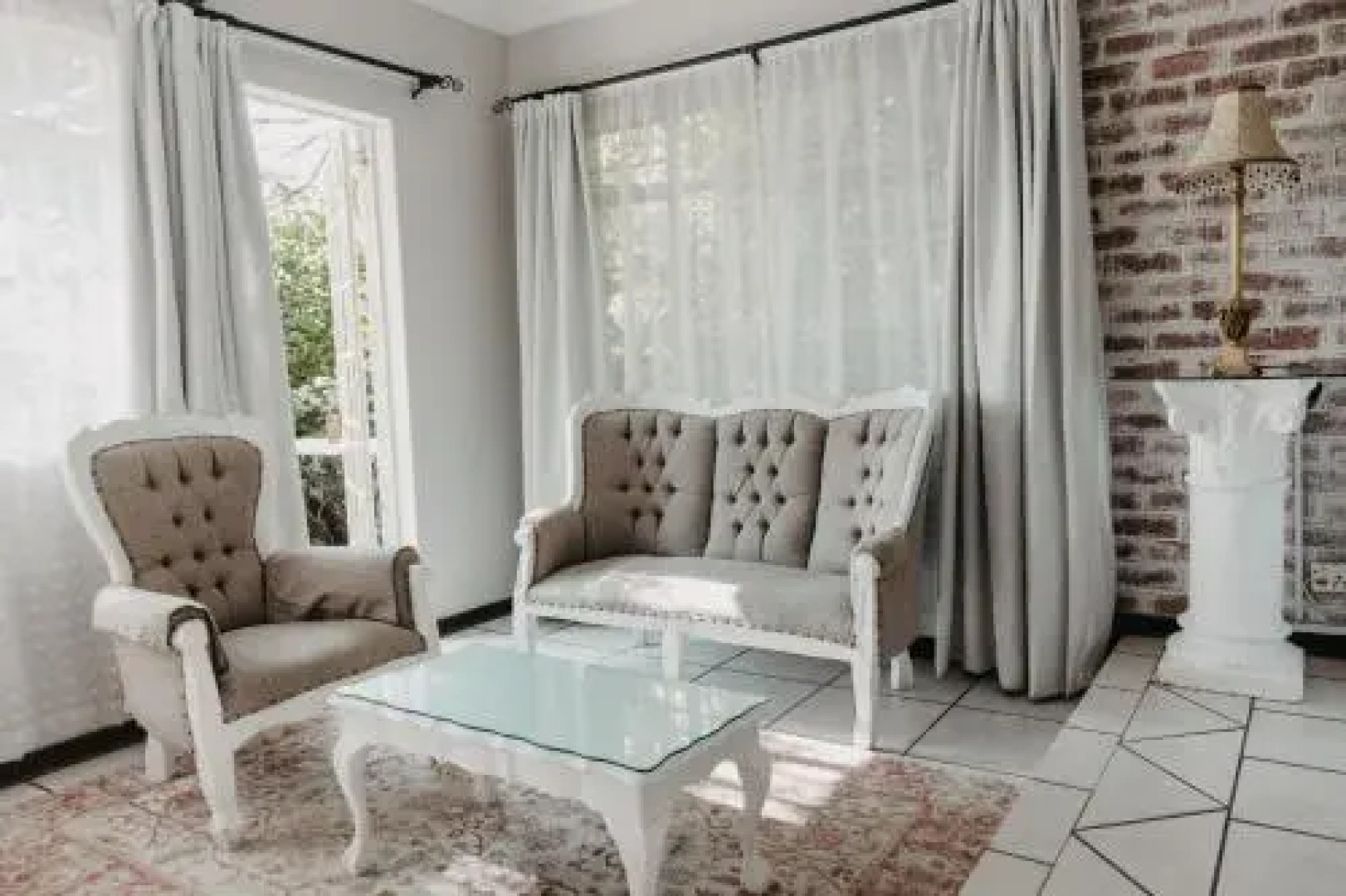 Arcadia Guesthouse & Restaurant