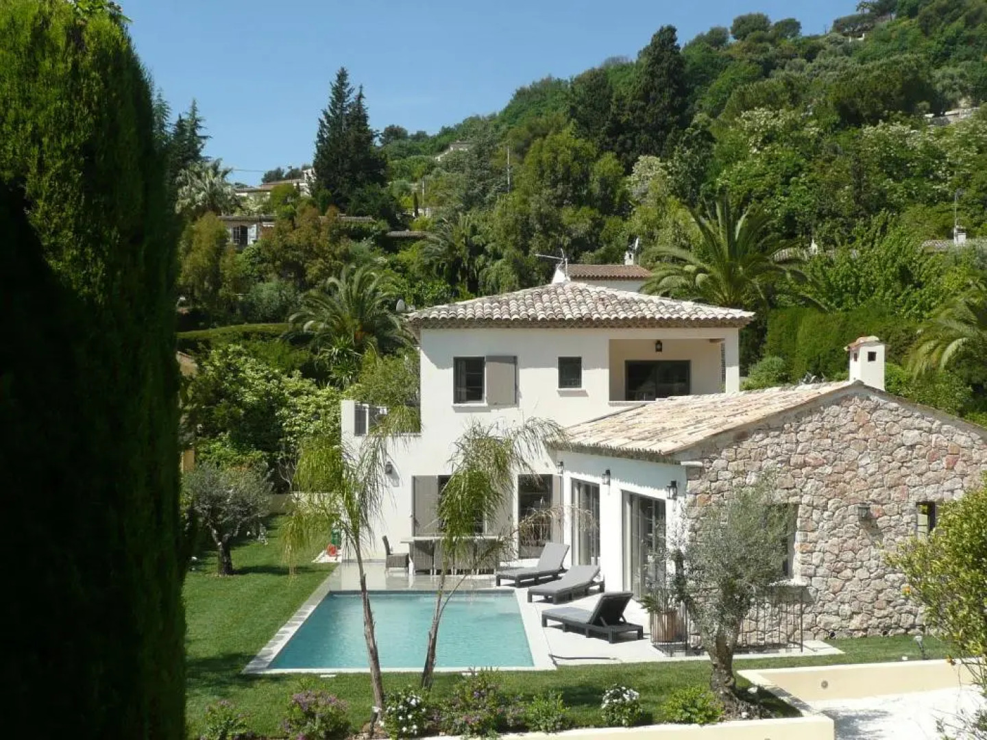 Etoile De Saint Paul