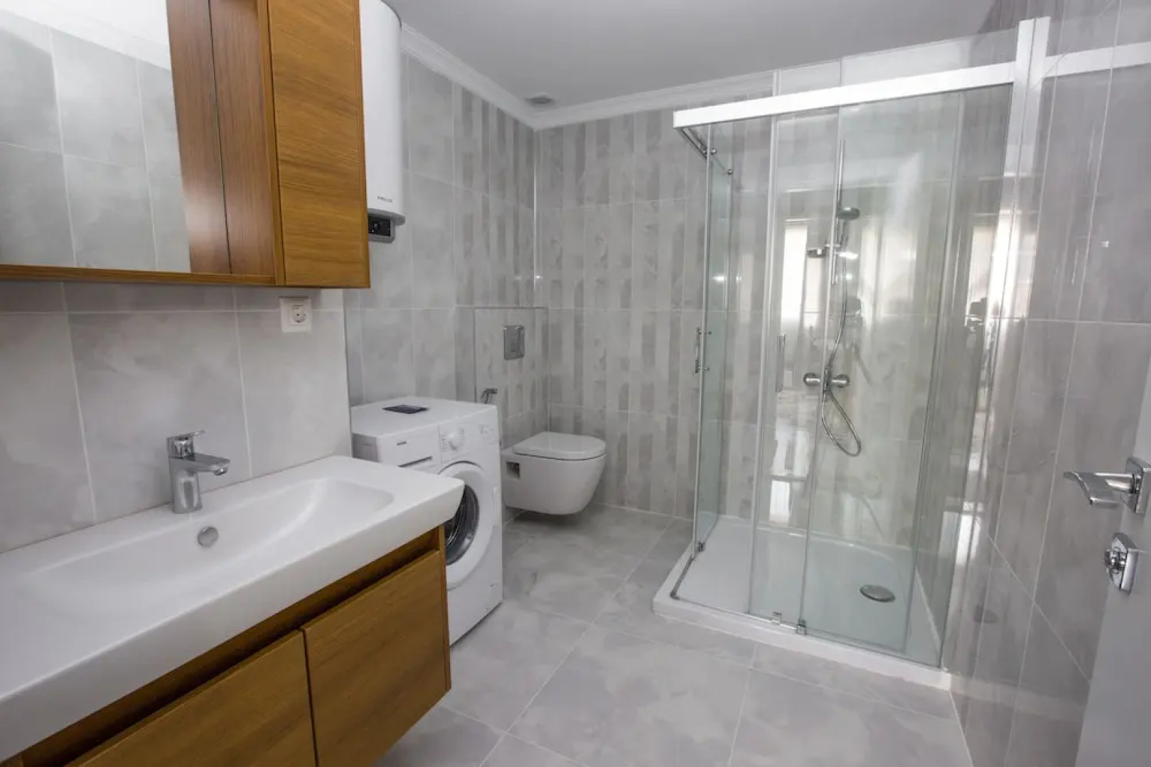 Royal Comfort Suites