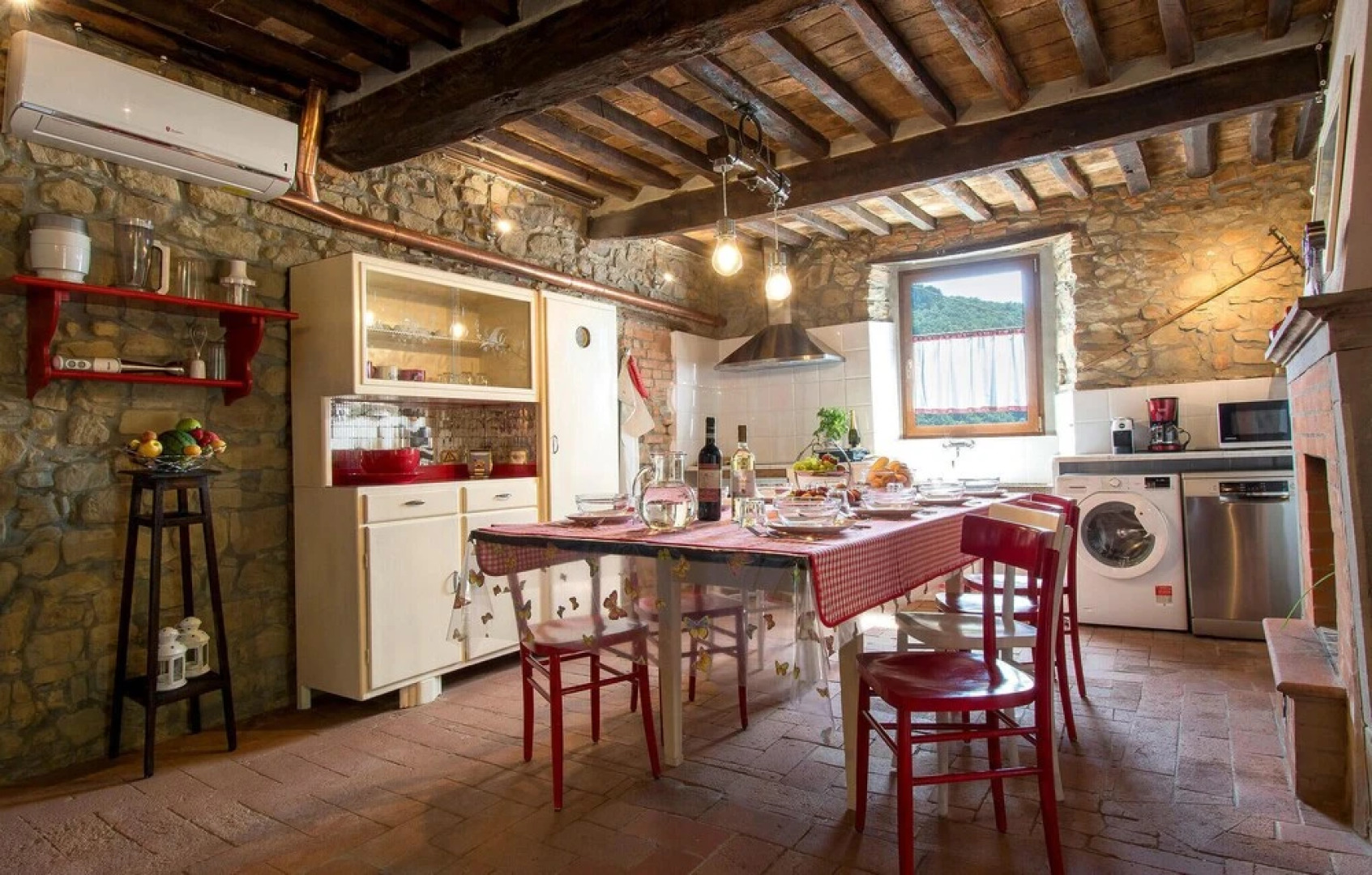 Nice Apartment in Benabbio with Hot Tub & 3 Bedrooms