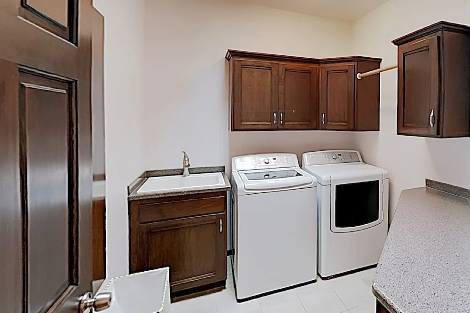 New Listing! Serenity Lake House On The Siltcoos 3 Bedroom Home