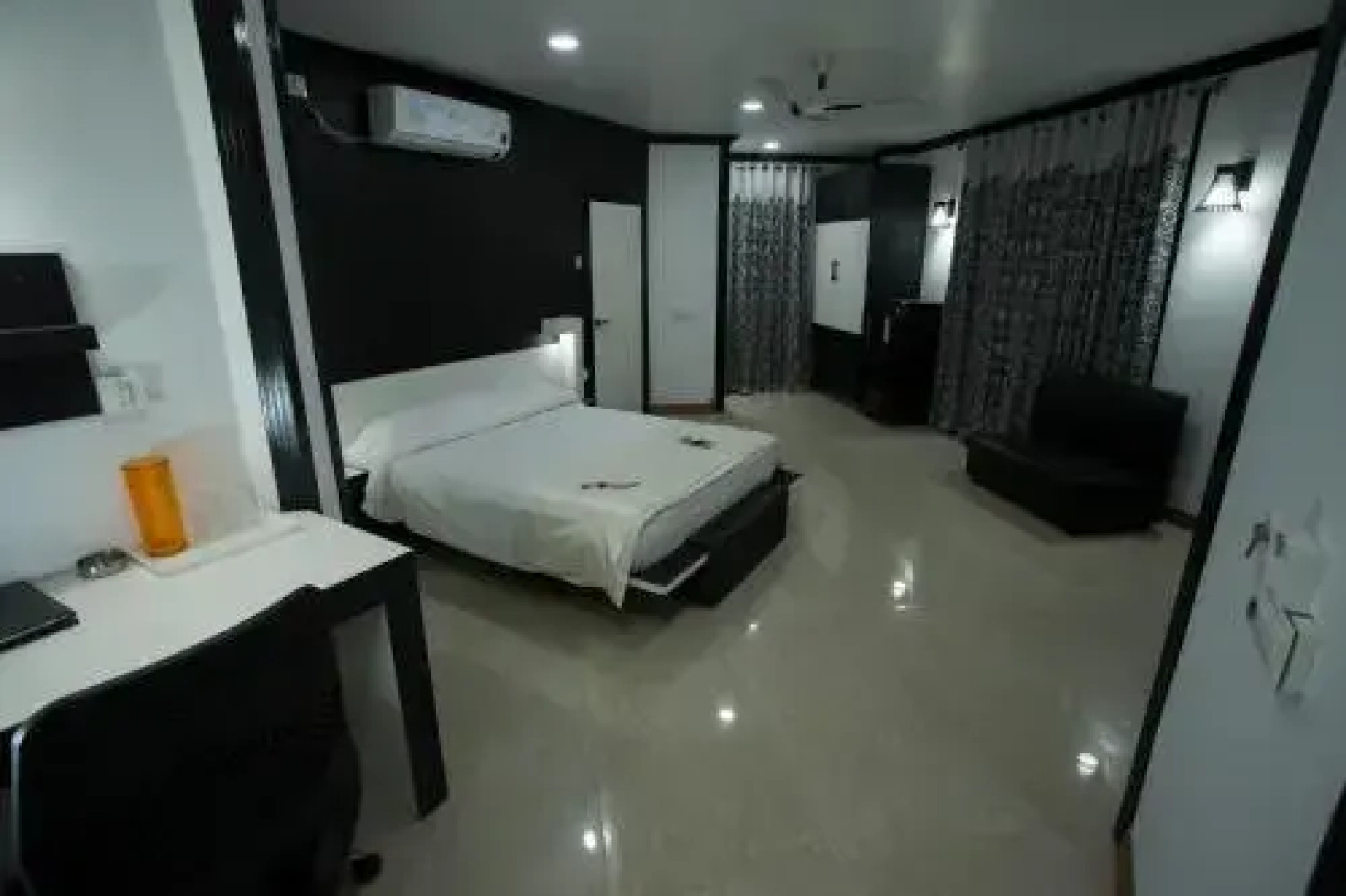 LBL Lodge & Restaurant