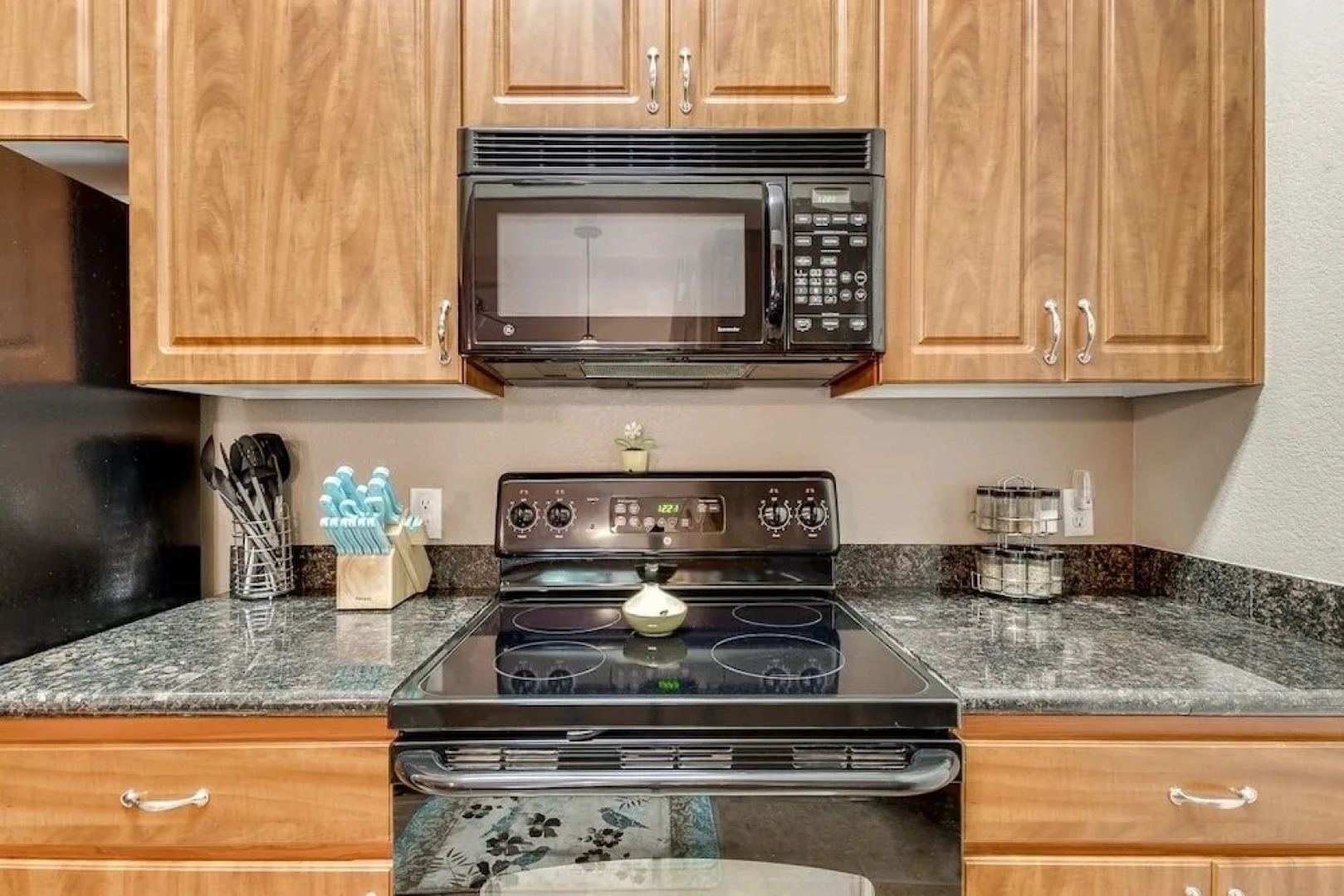 Southern #2055 2 Bedrooms 2 Bathrooms Condo