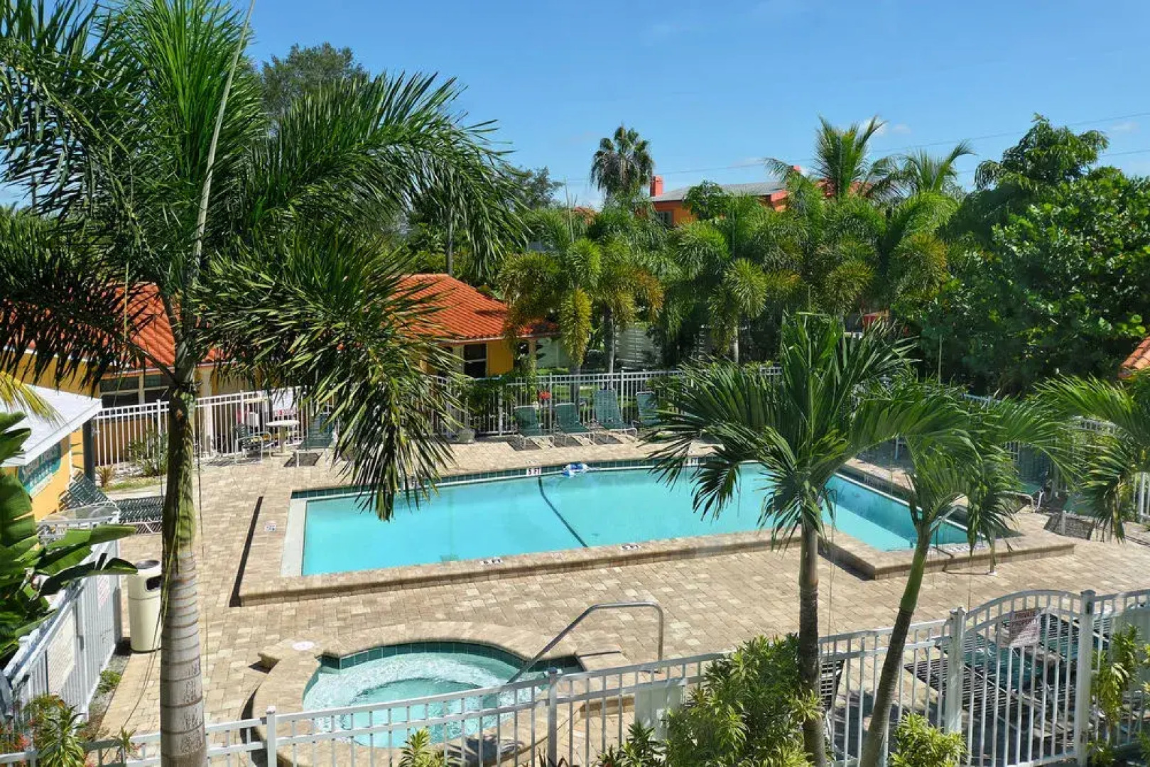 Siesta Key Beach Resort and Suites