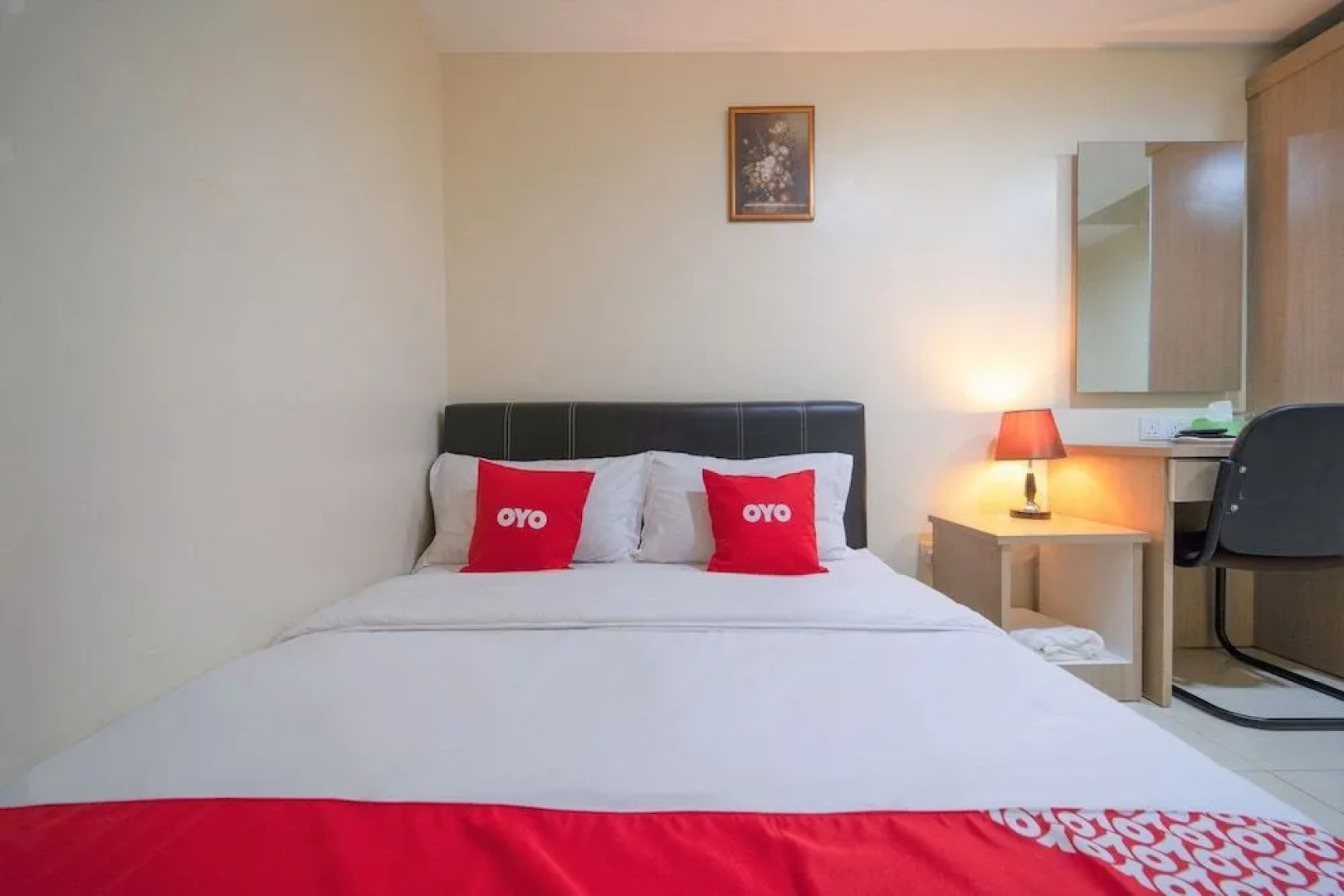 OYO 89831 Sri Sena Hotel