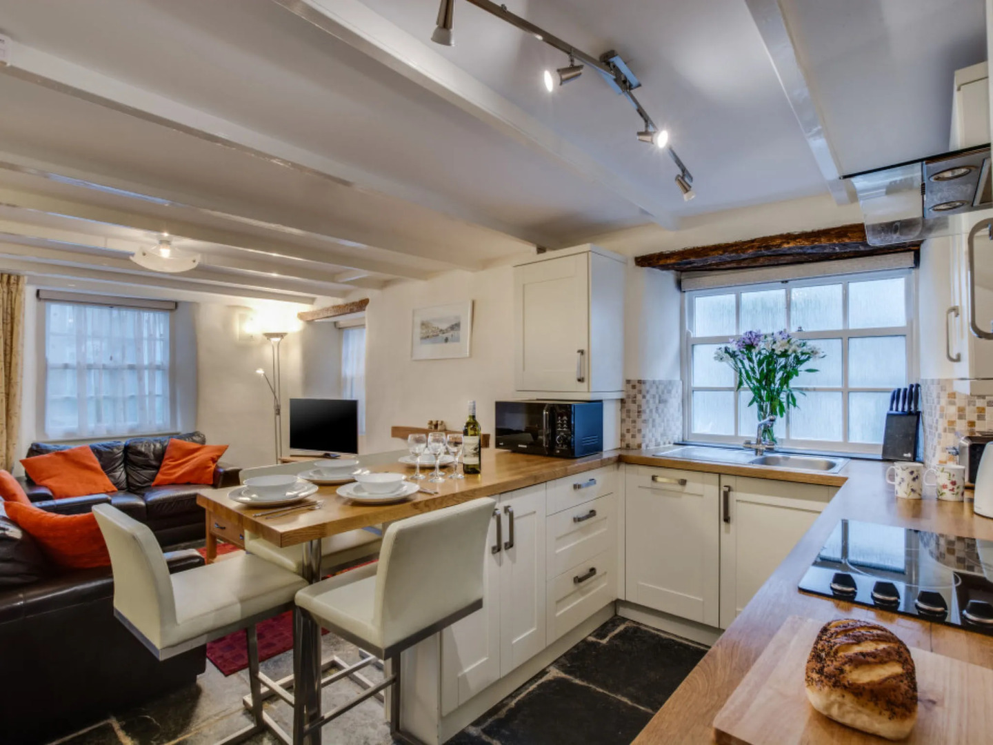 Holiday Home Church Mew