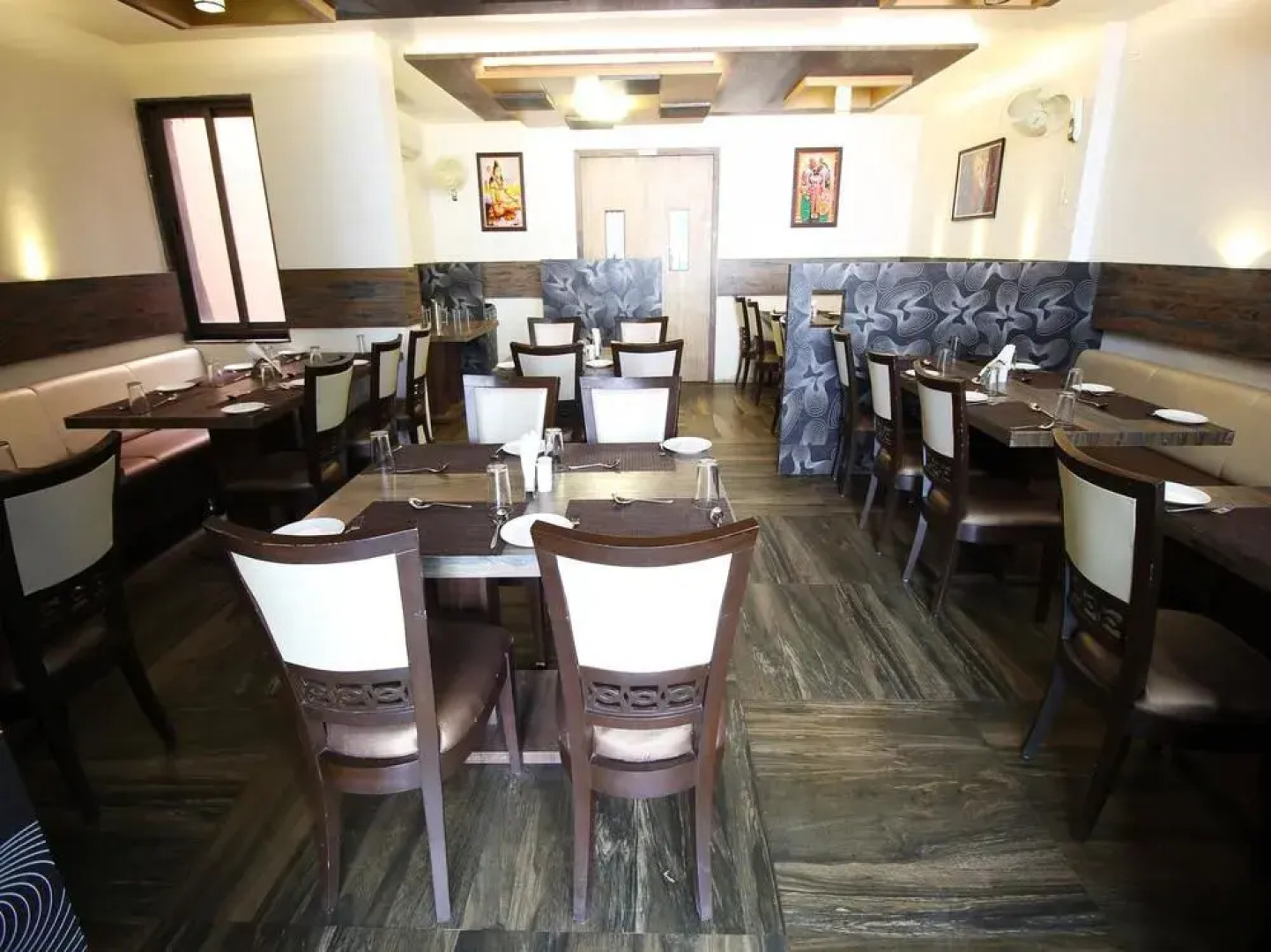 OYO Premium Home Guard Chowk Dwarka