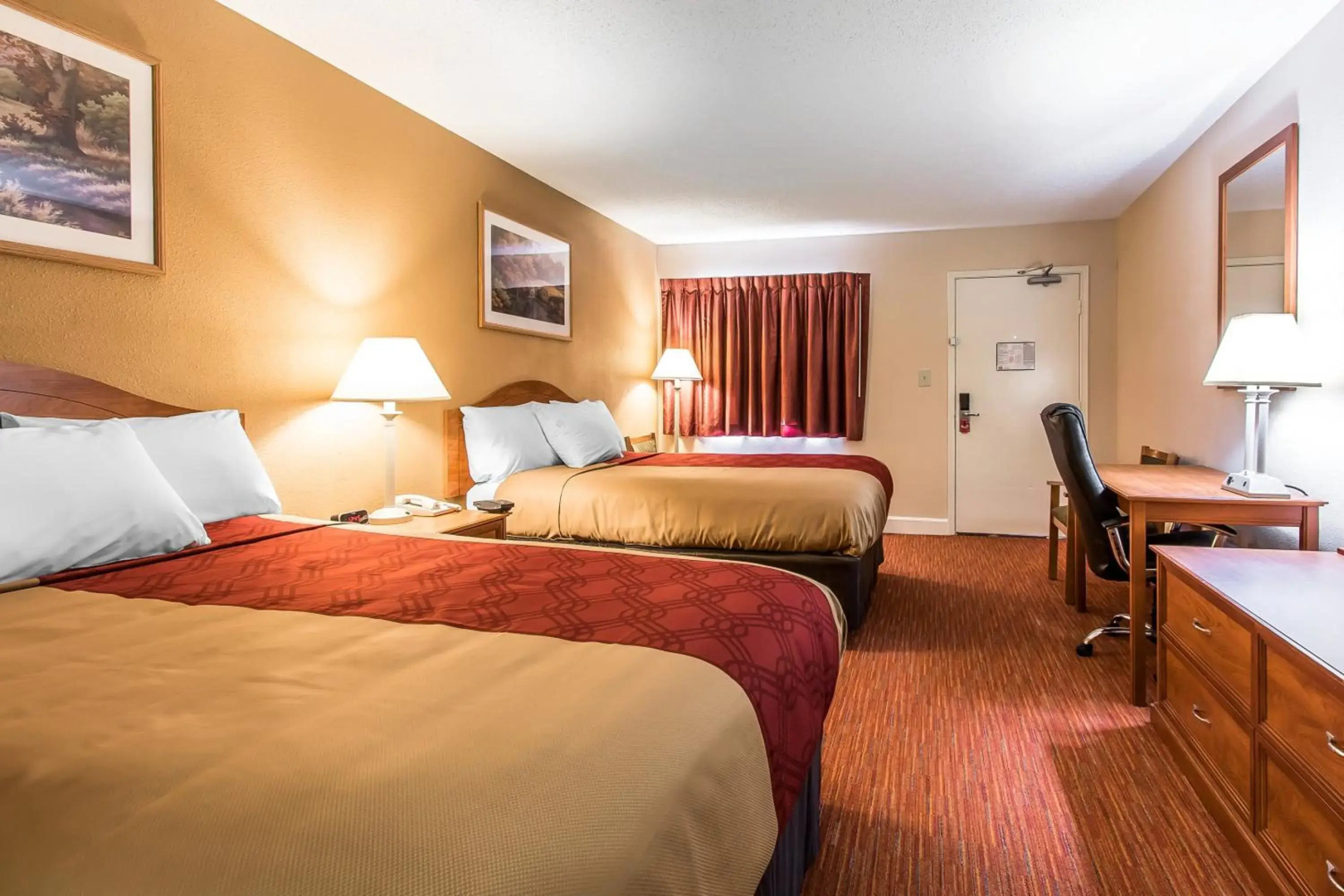 Econo Lodge Inn & Suites Huntsville University Area