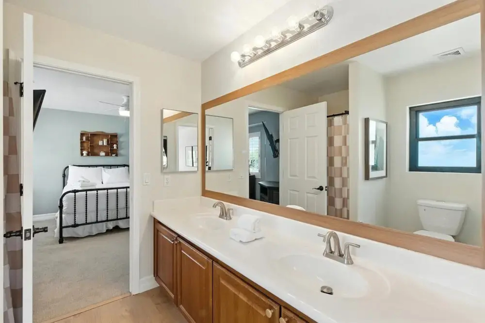 Splash Canyon - Splash Pad & Tons of Games - Gym