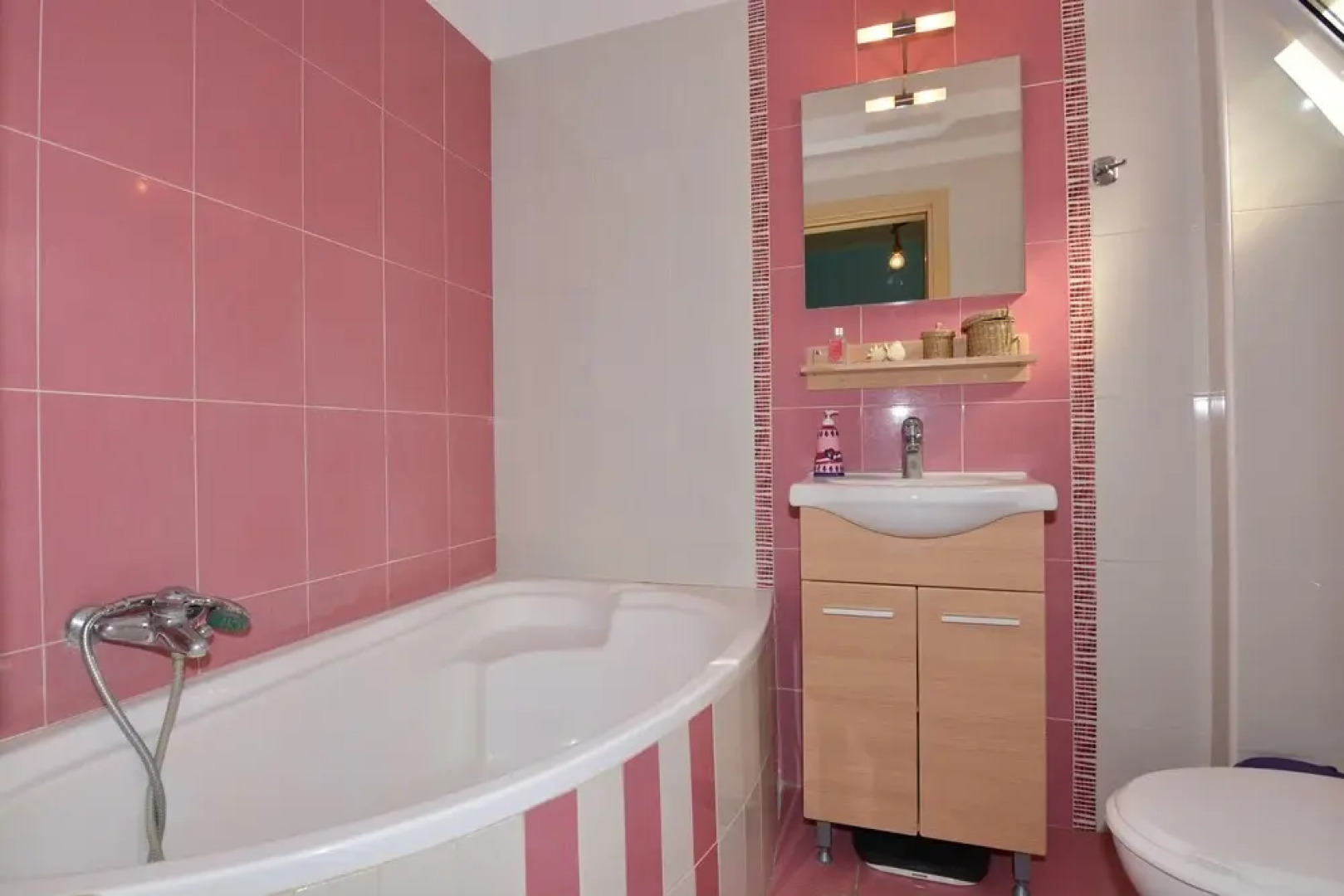 Dulce Propiedad Ubicada En Asteri Para 4 Personas.