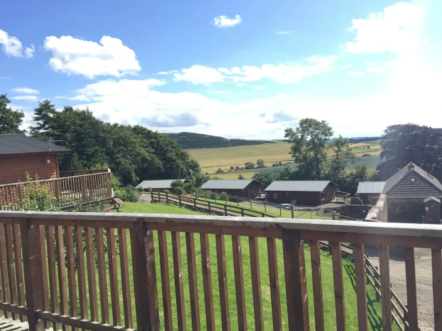 Woodpecker Lodge With Hot Tub Near Cupar, Fife