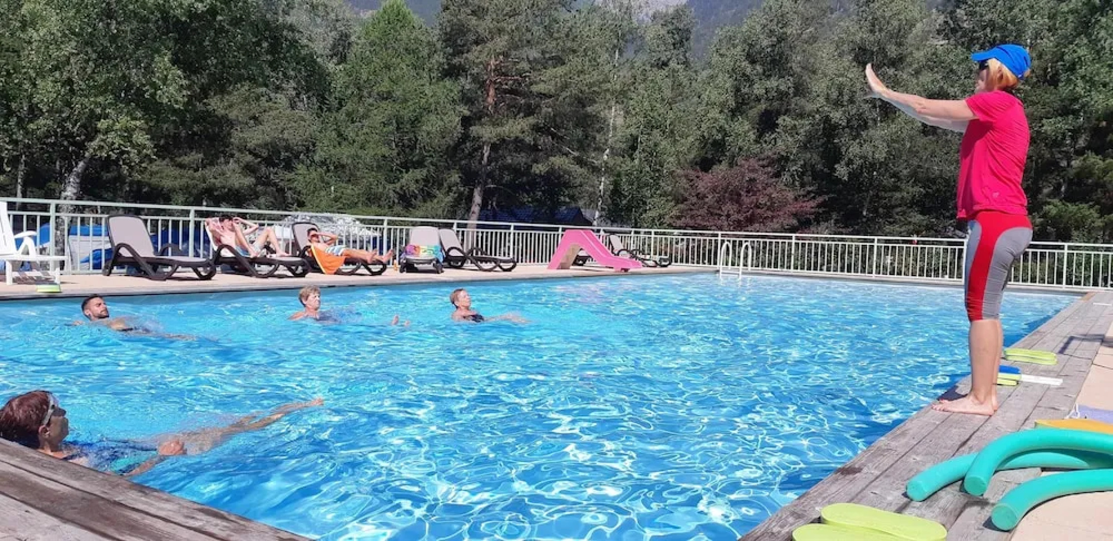 Chalet With 2 Bedrooms in Saint-martin-de-queyrières, With Wonderful Mountain View, Shared Pool, Furnished Terrace - 5 km From the Slopes