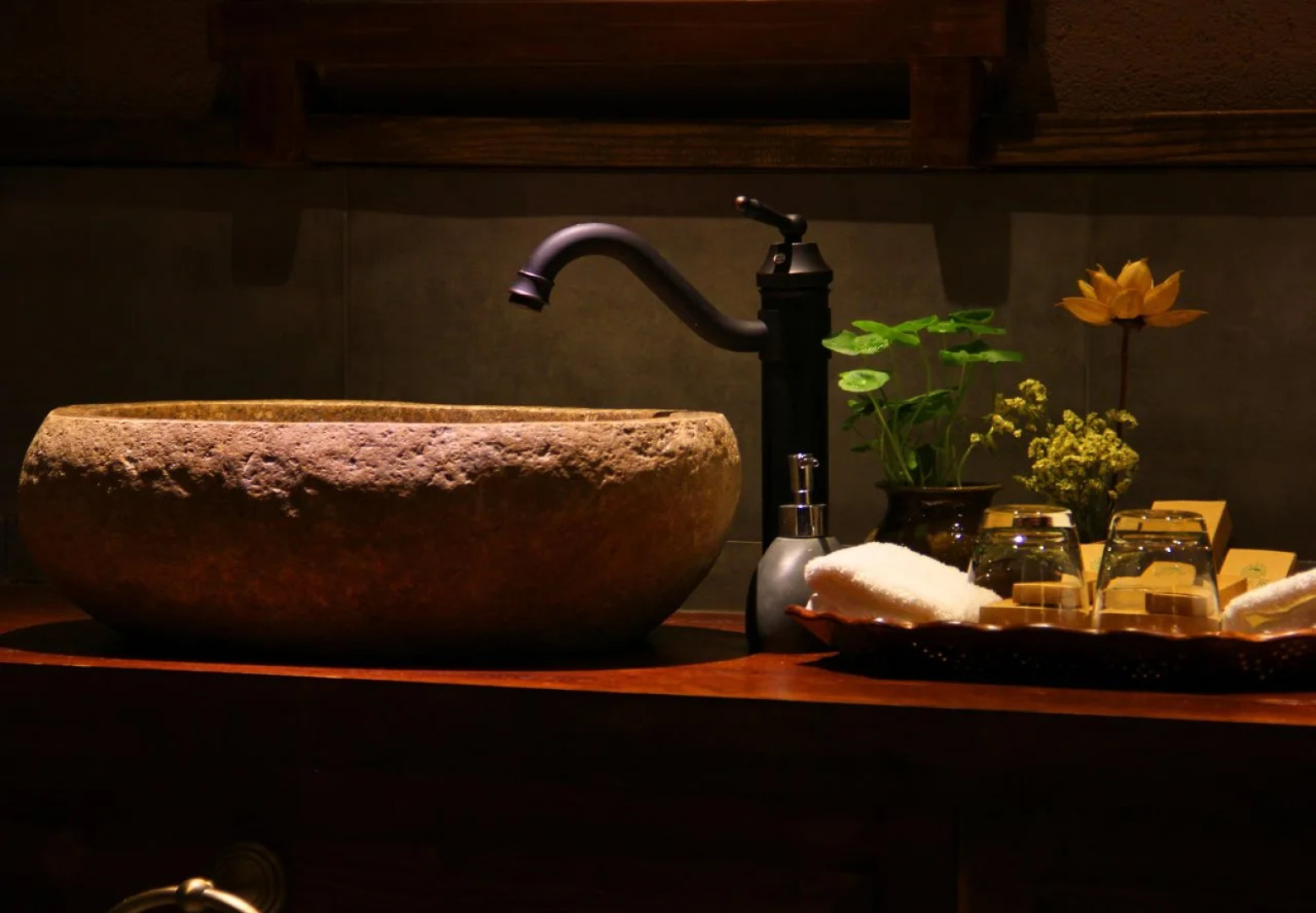 Dibei Hotel and Lost Horizon