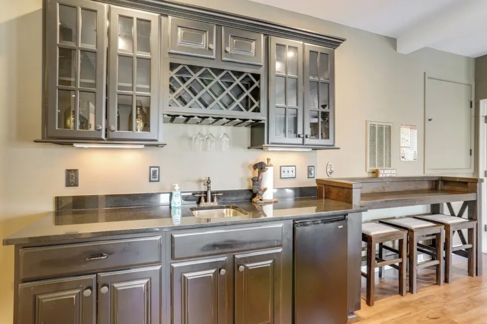 Stunning Wintergreen Resort Home: Ski & Golf!