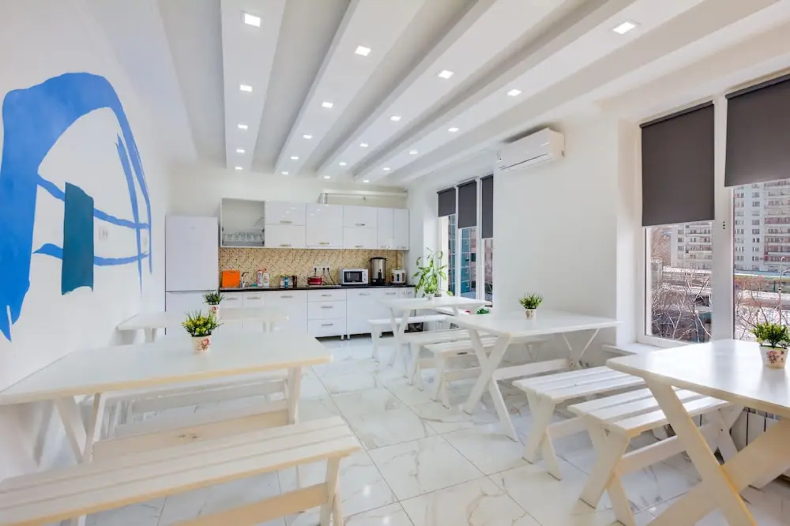 White Hotel & Hostel