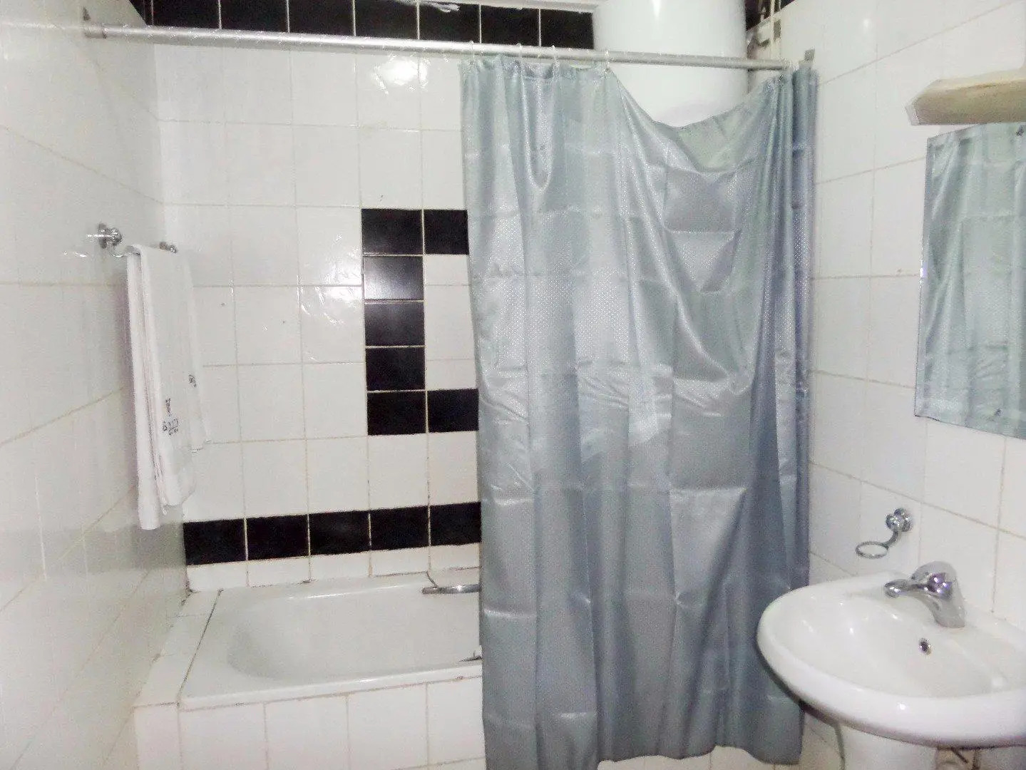 Gloriana Hotel and Suites