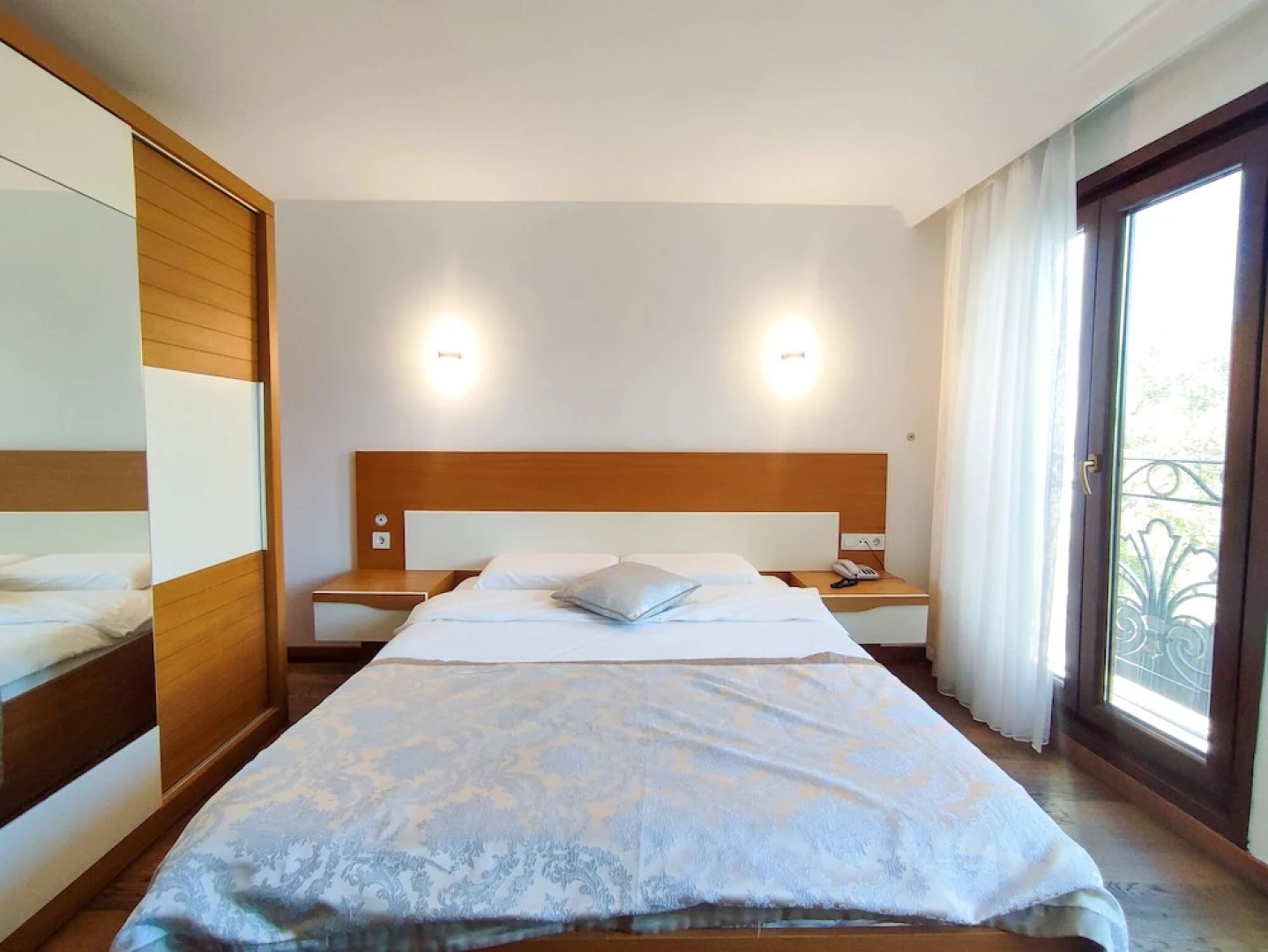 Shah Inn Hotel