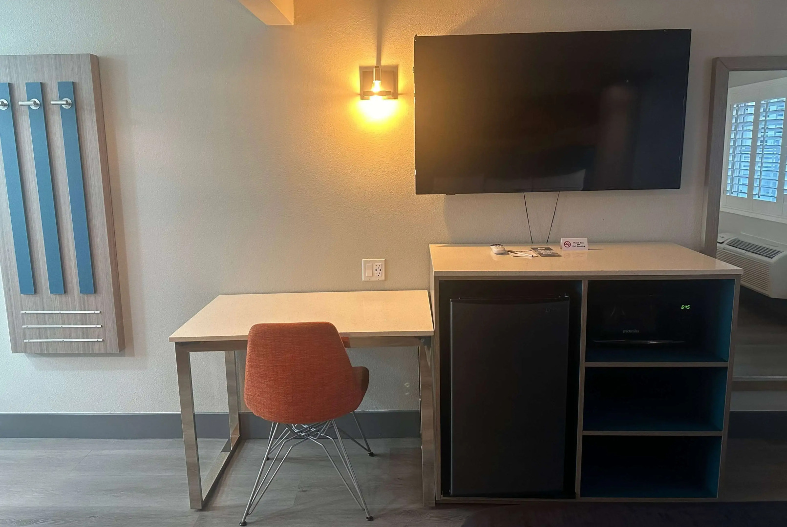 Super 8 by Wyndham Oceanside Downtown