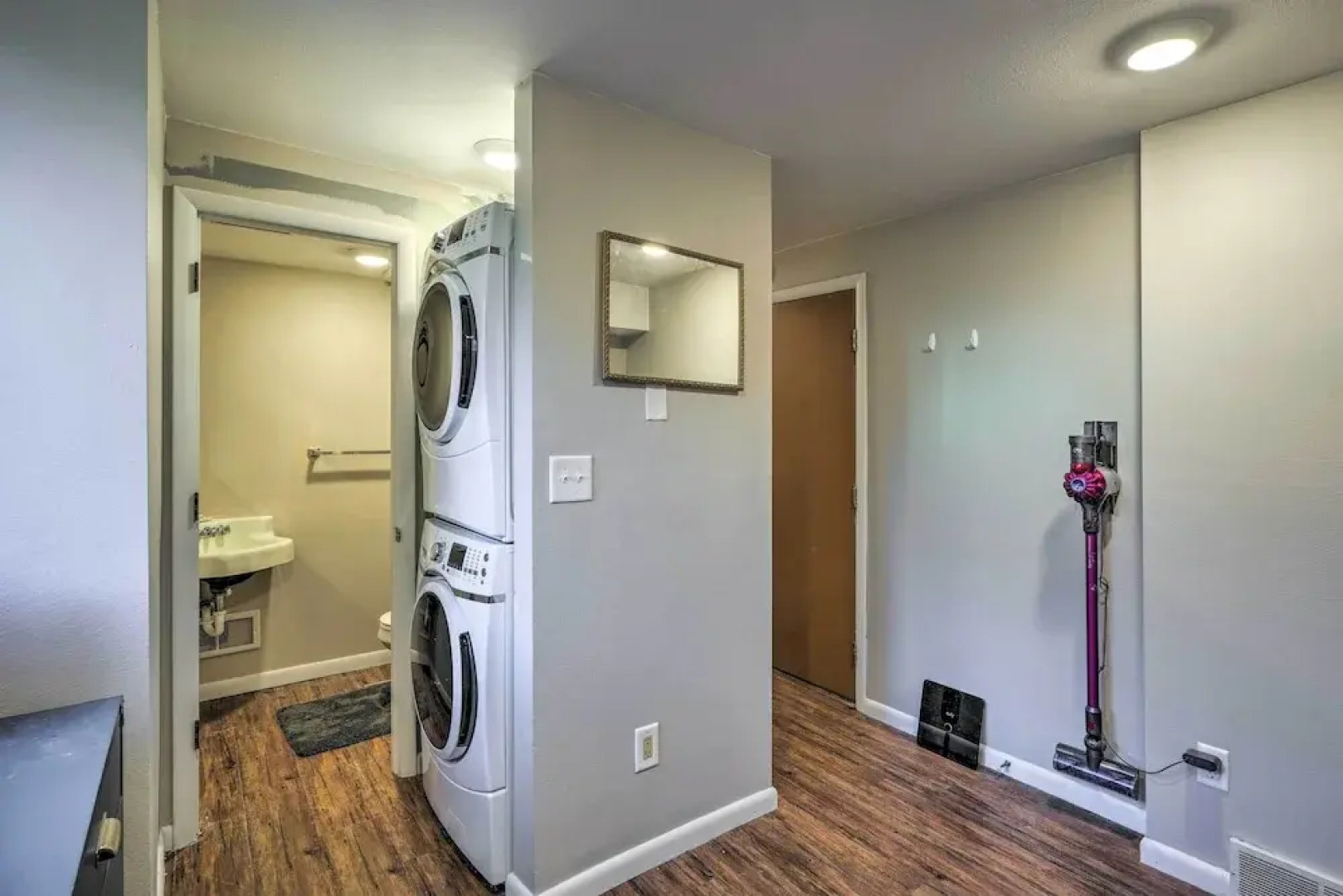 Lovely Iowa City Townhome ~ 3 Mi to Dtwn!