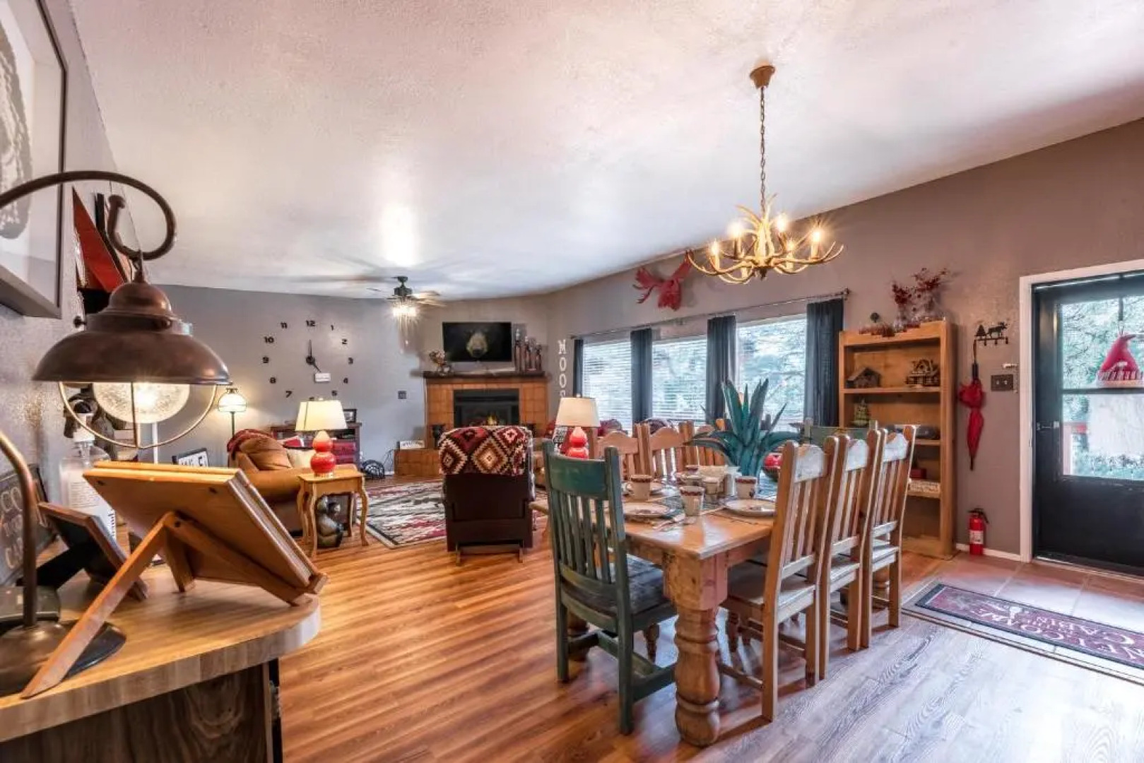 Gotch Eyed Moose, 3 Bedrooms, 3 bath, Pool and Tennis Access, Sleeps 10