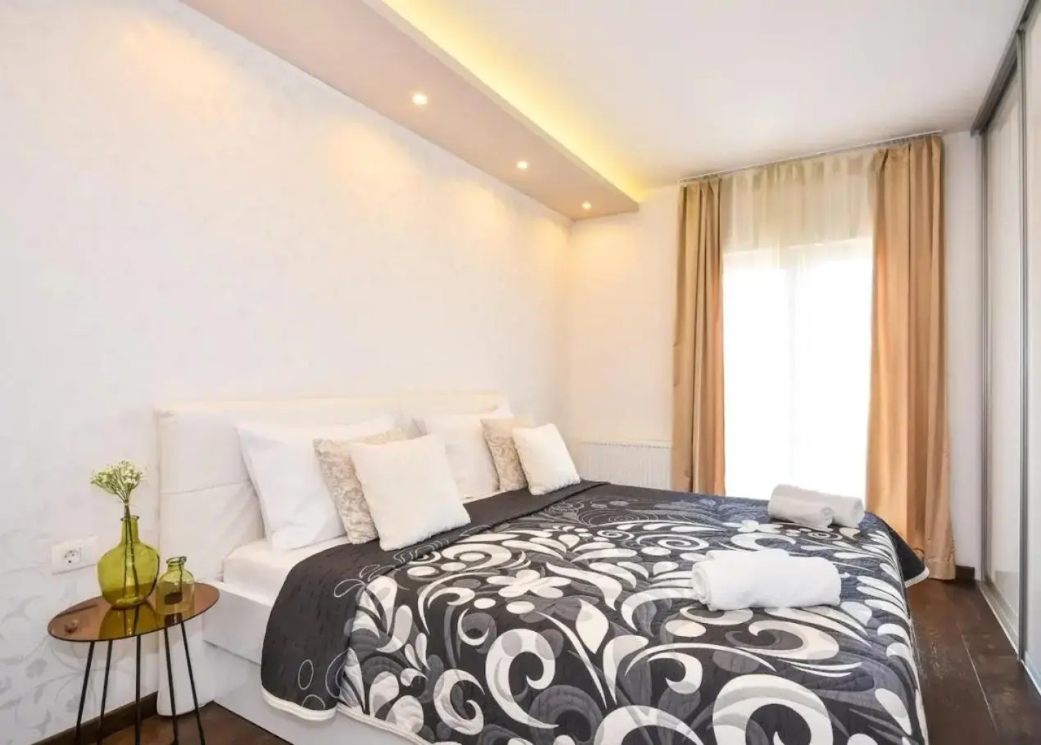 Holiday house with a swimming pool Dugopolje, Zagora - 19033