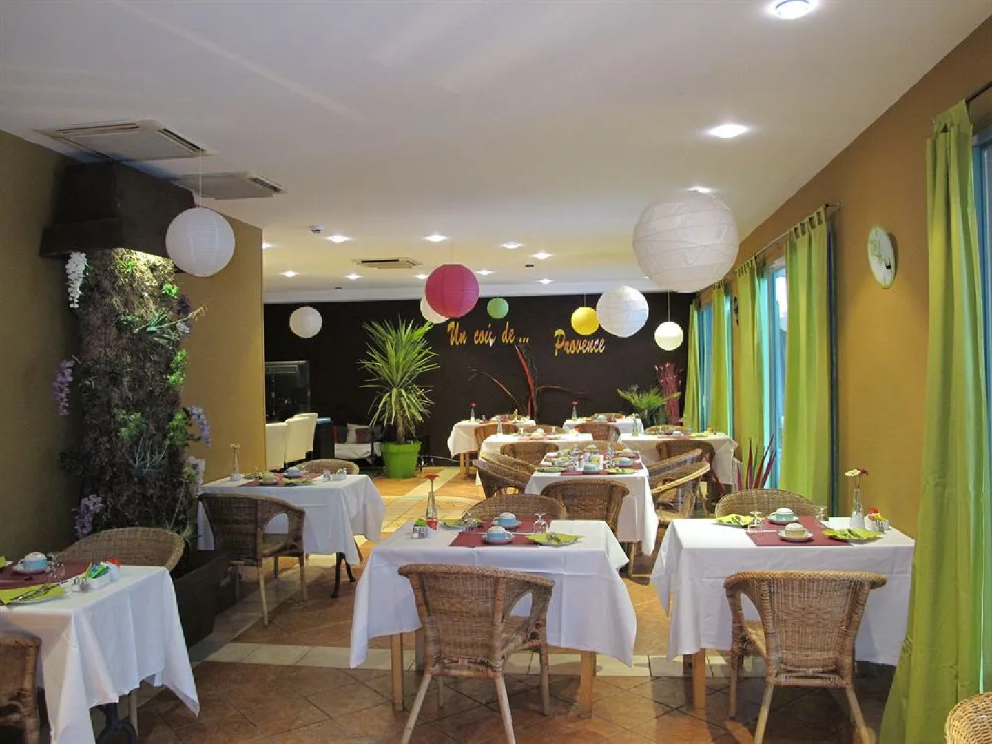 Adonis Mouans-sartoux L'Albatros