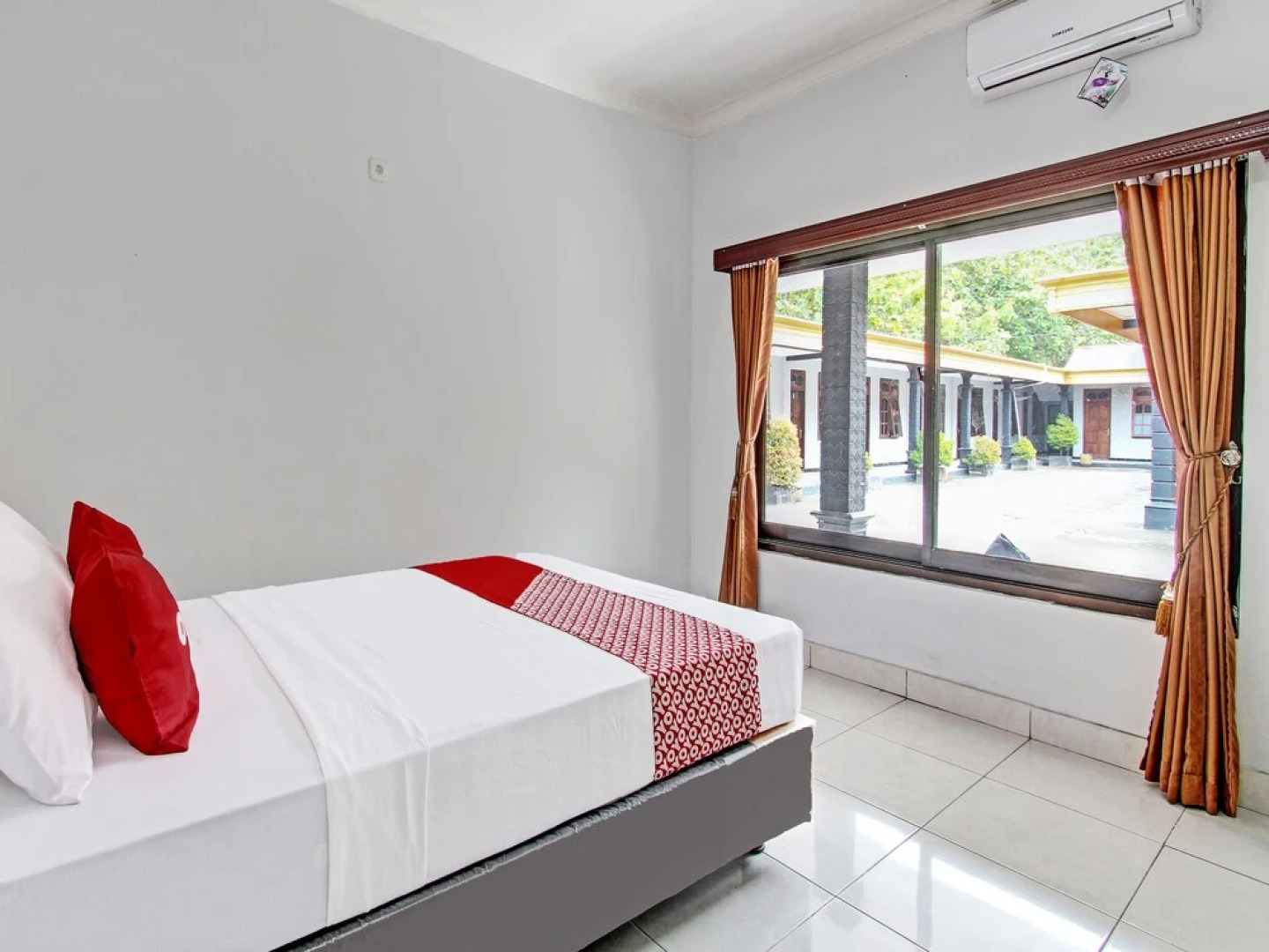 OYO 92290 Hotel Permata Sari