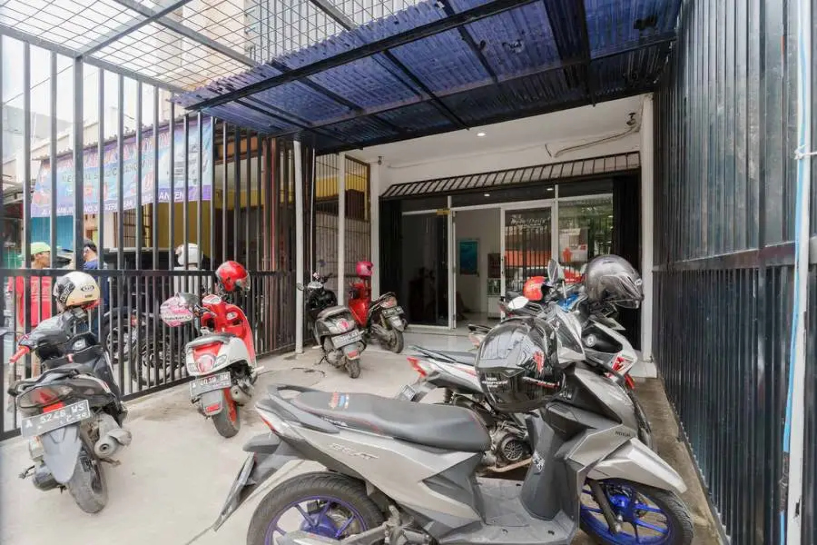 RedDoorz near Alun Alun Kota Serang