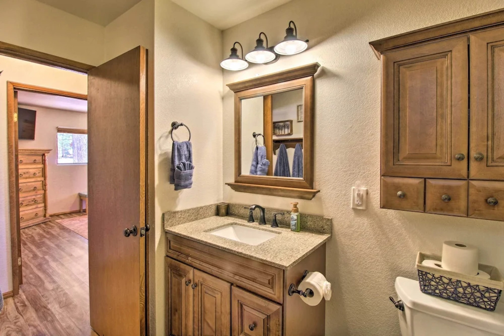 Rustic, Forest-view Retreat in Heber-overgaard!