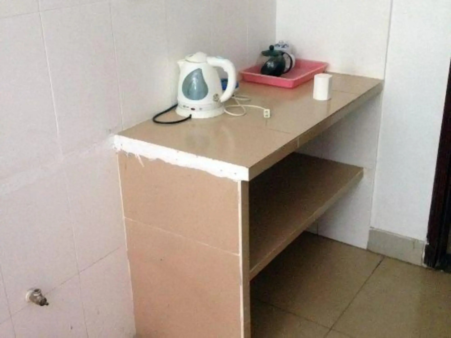 Happy Migratory Bird Family Hostel